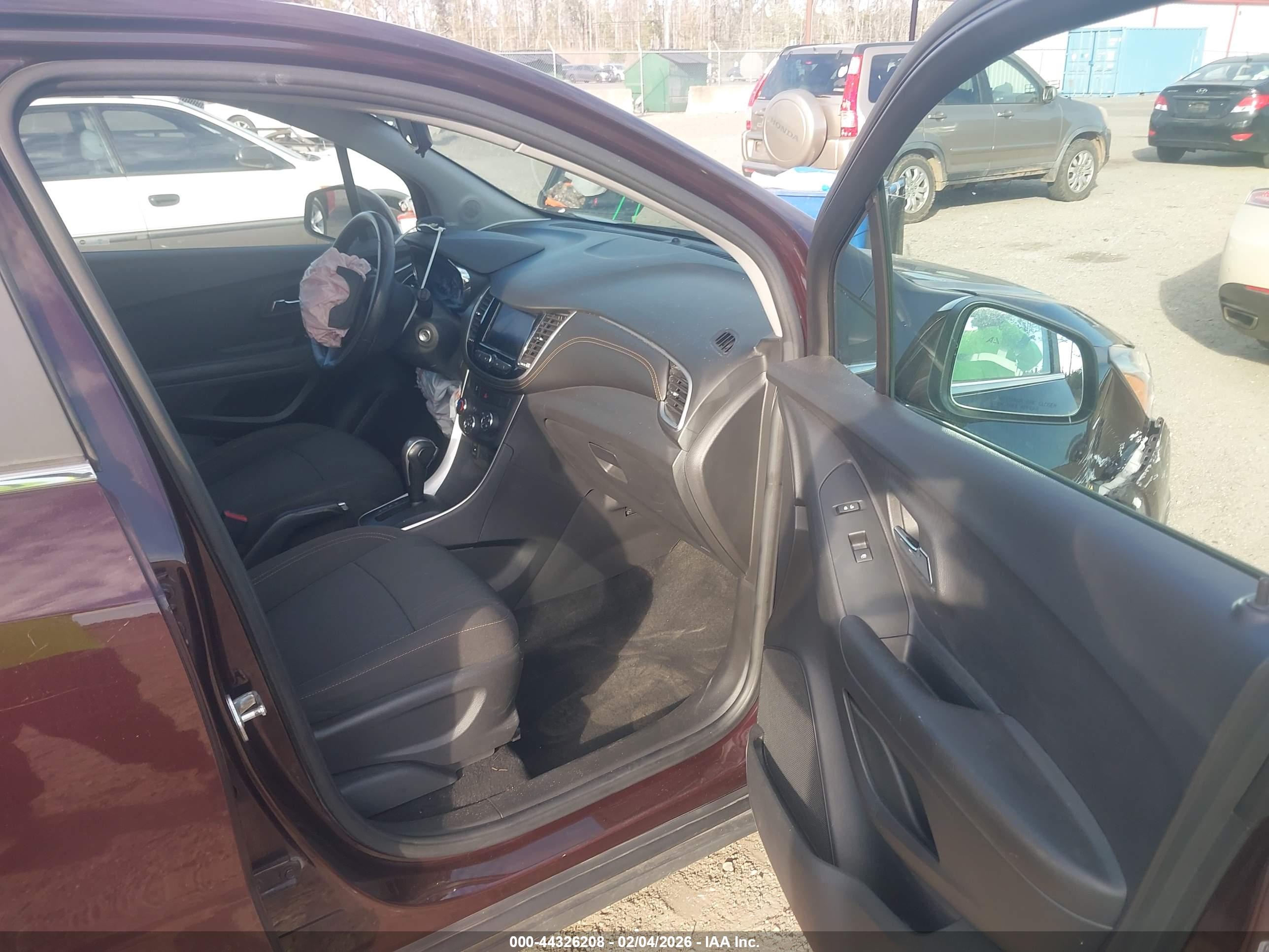 CHEVROLET TRAX image 5