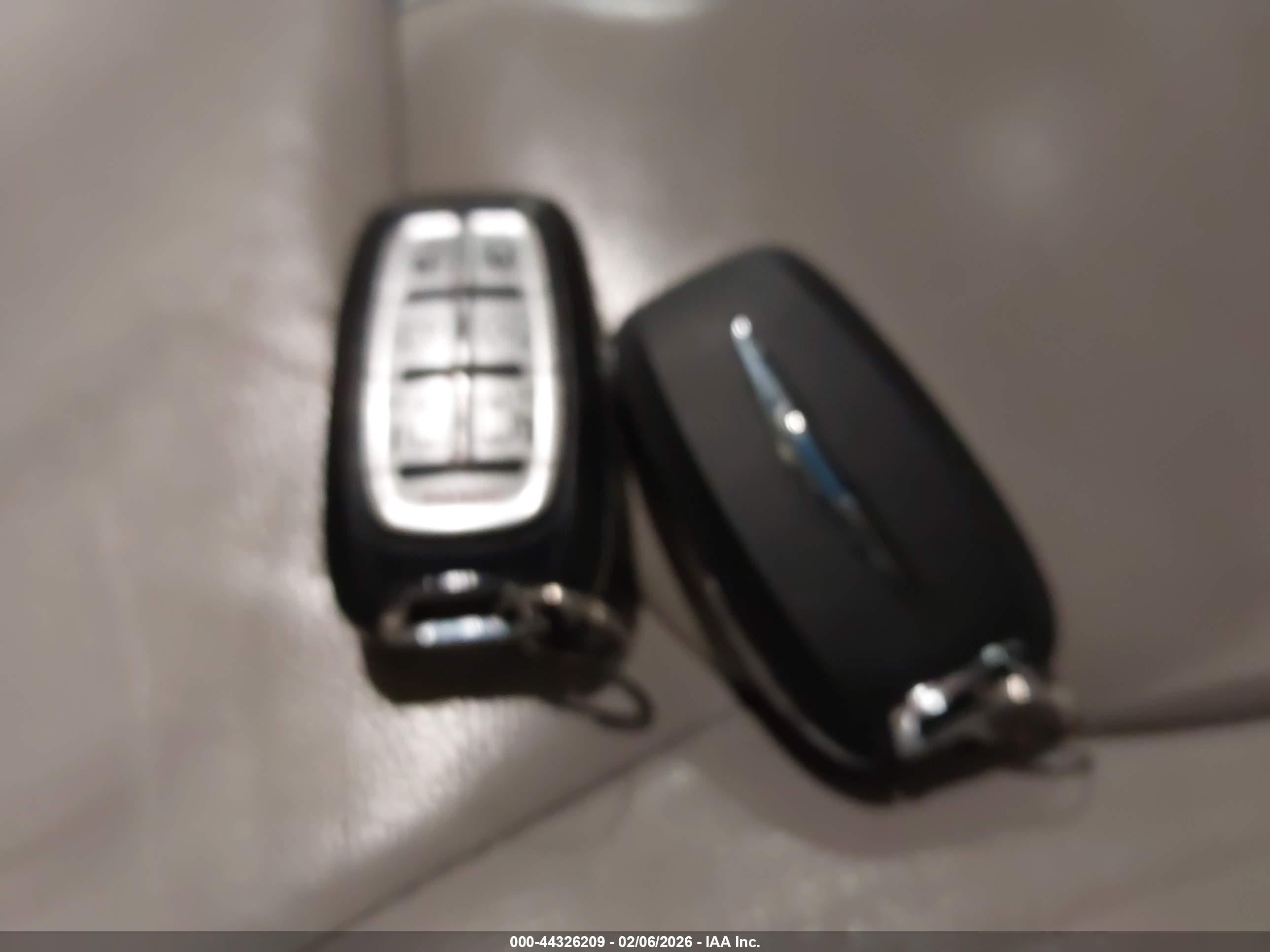 CHRYSLER PACIFICA image 11