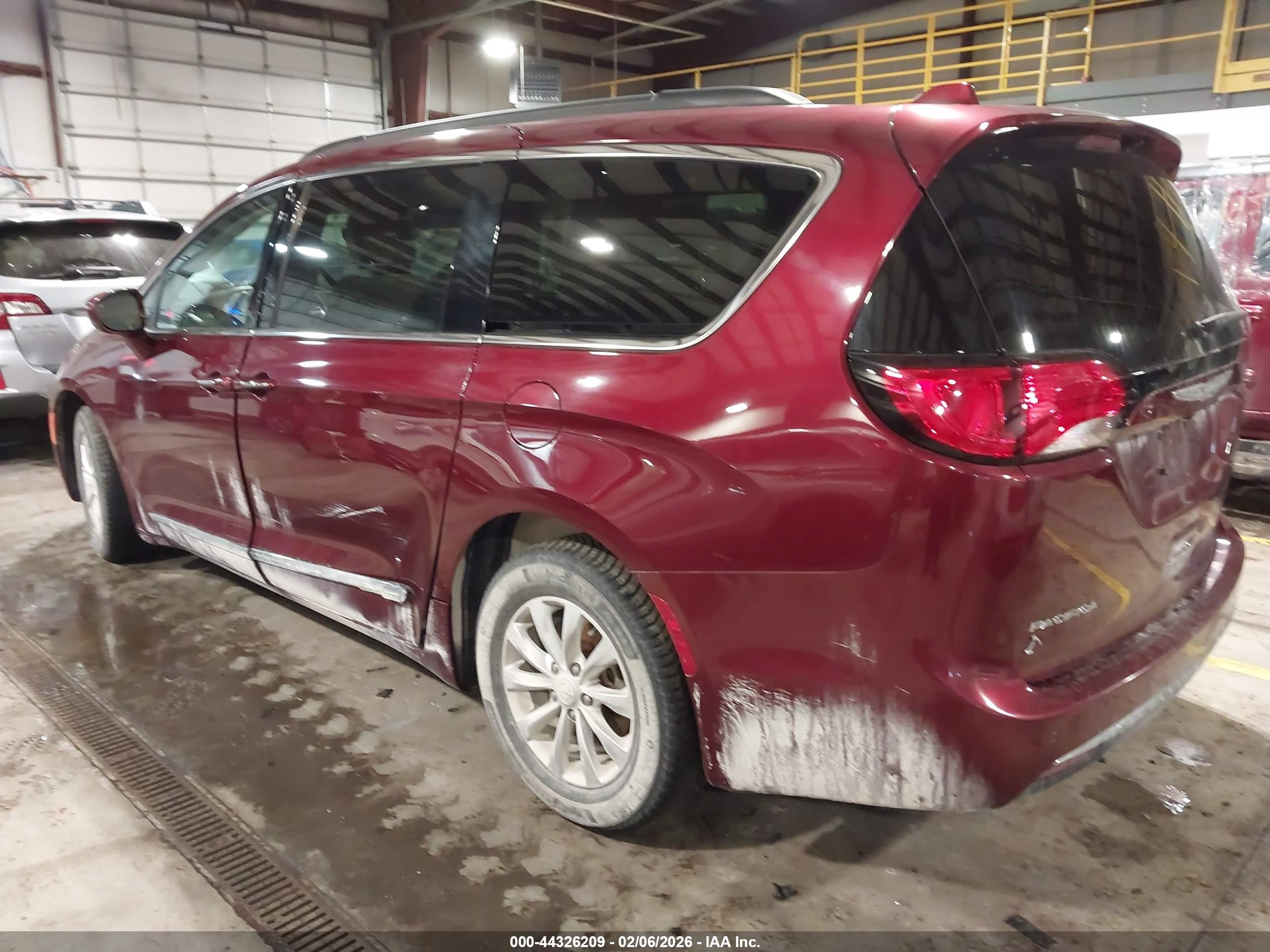 CHRYSLER PACIFICA image 3