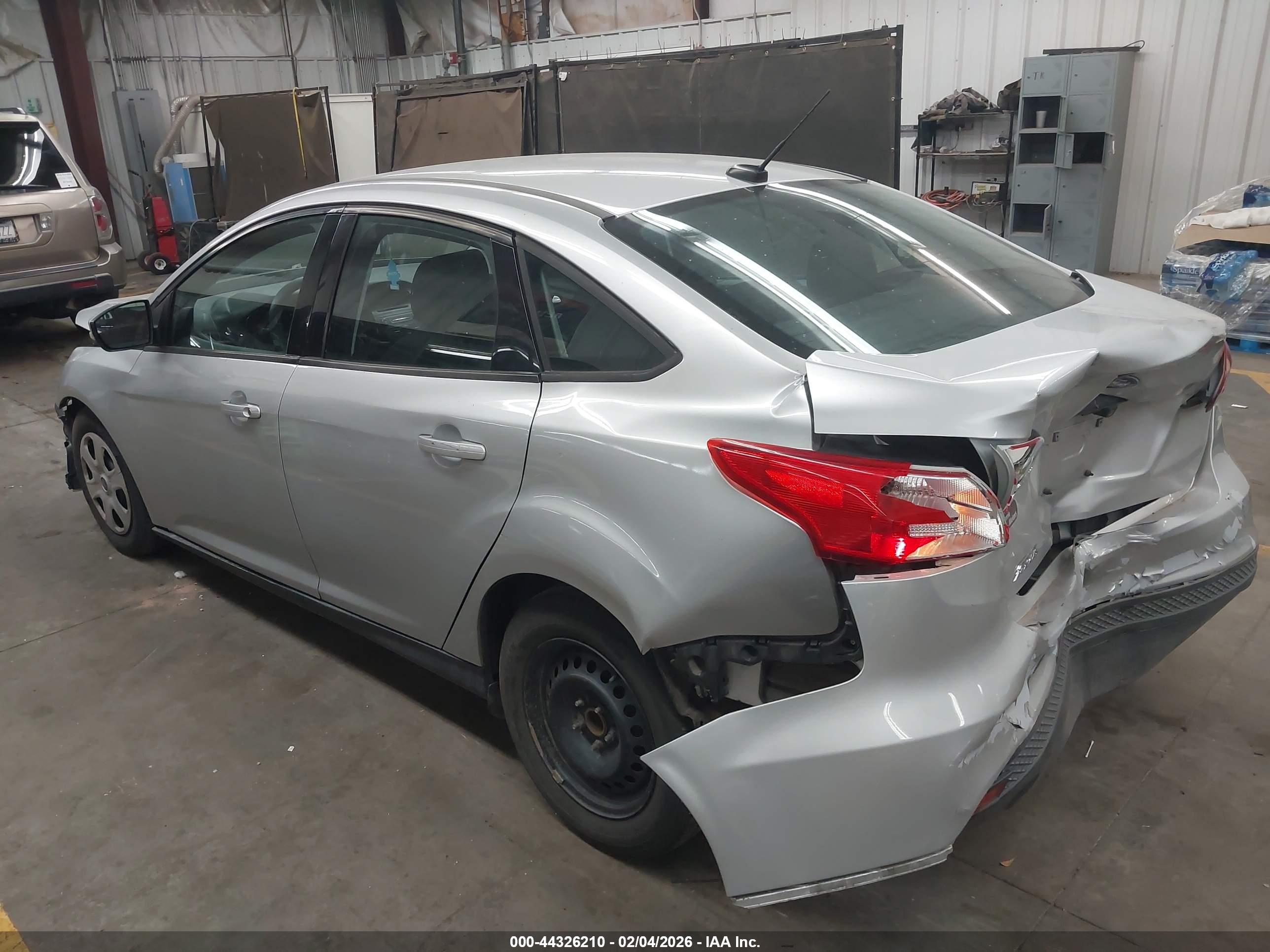 FORD FOCUS image 3