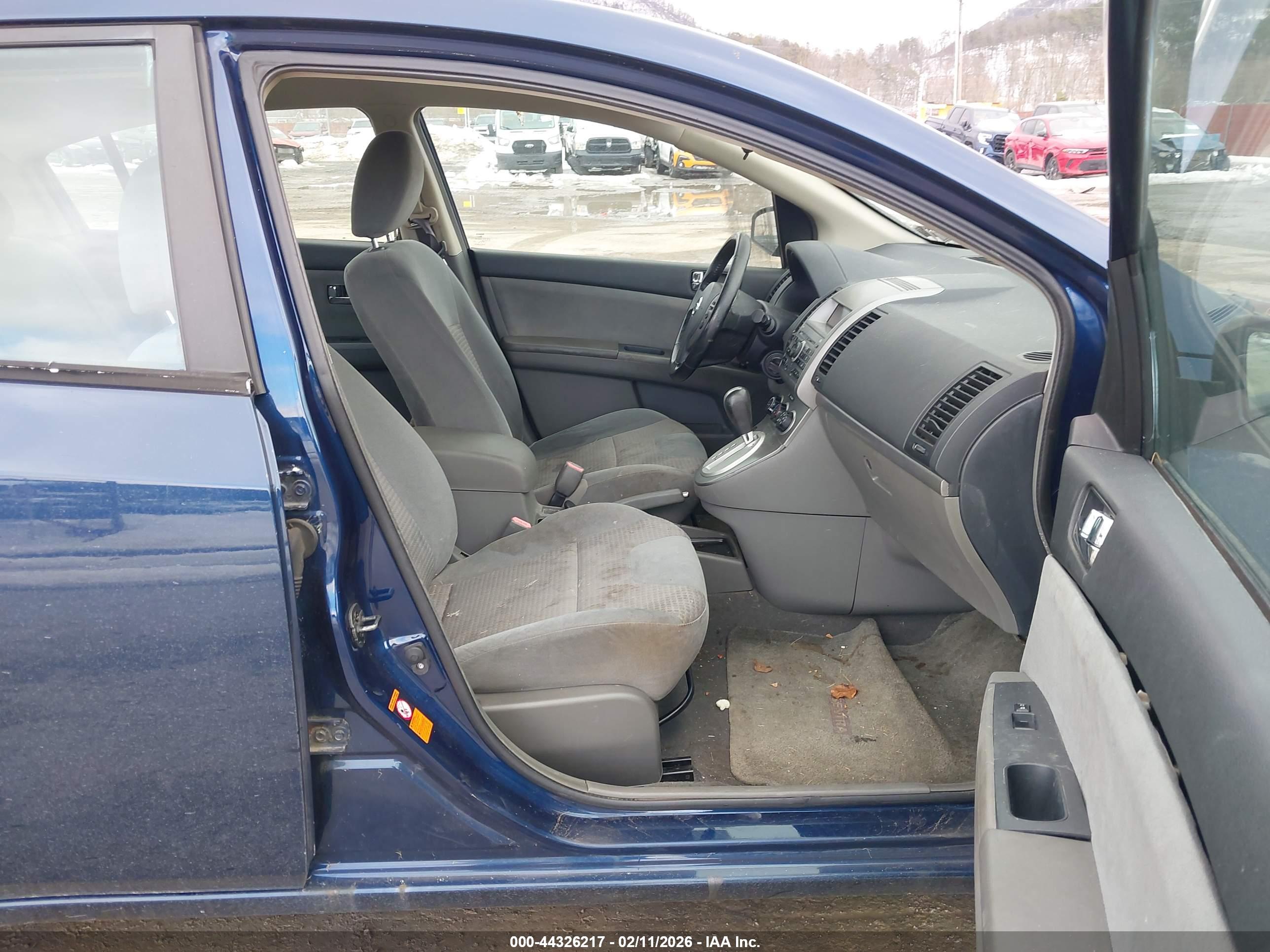 NISSAN SENTRA image 5