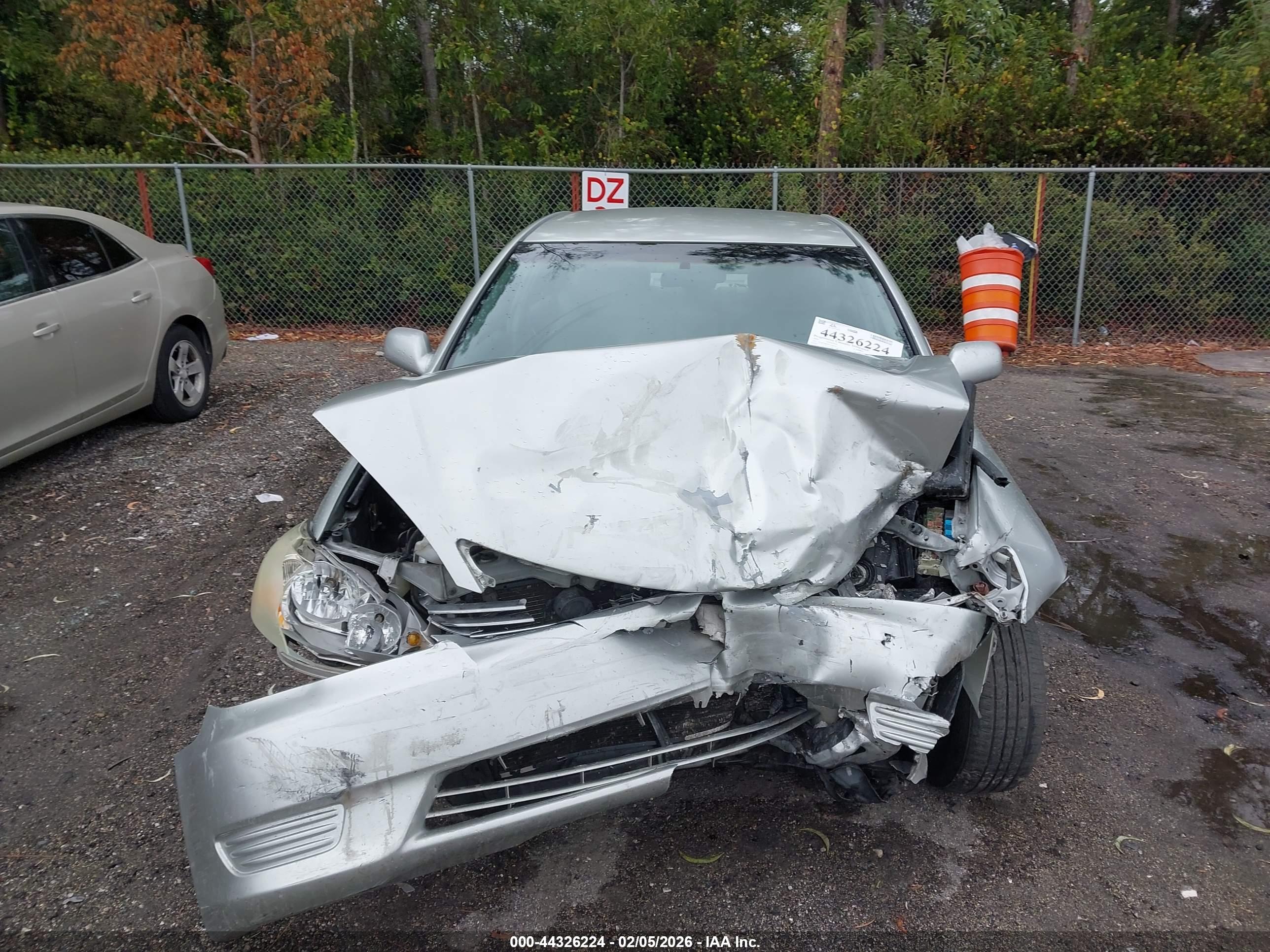 TOYOTA CAMRY image 6