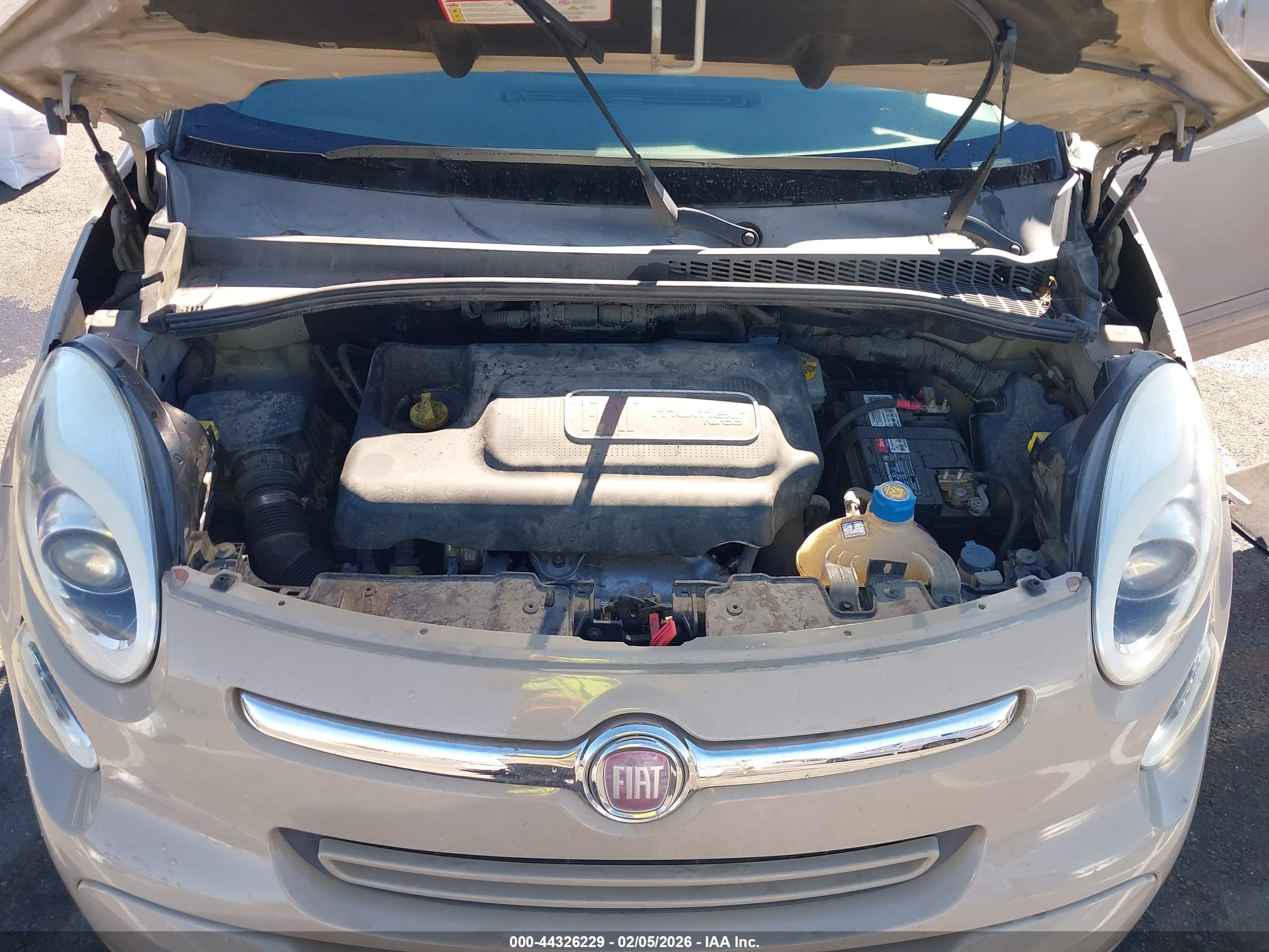 FIAT 500L image 10