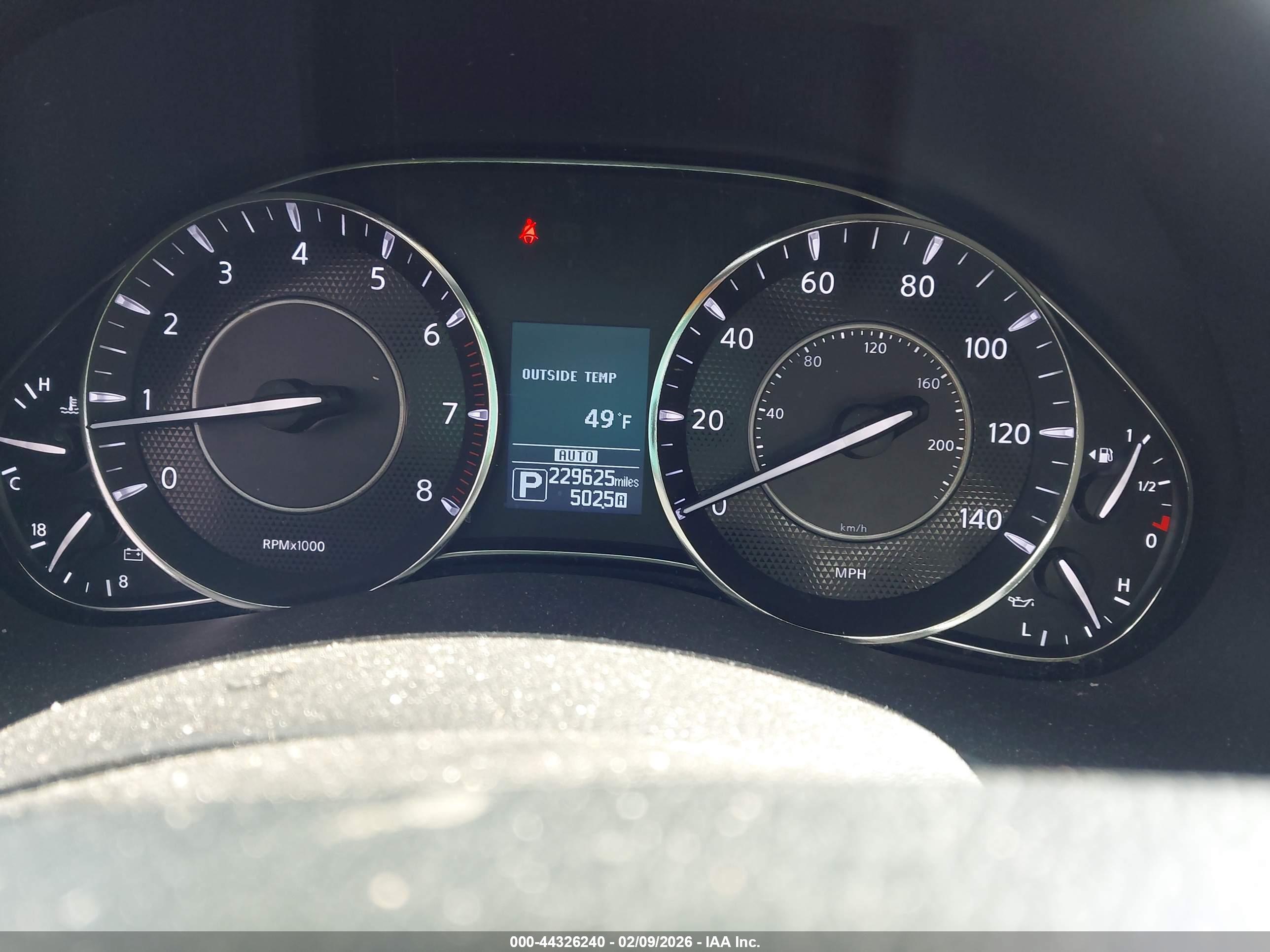NISSAN ARMADA image 7