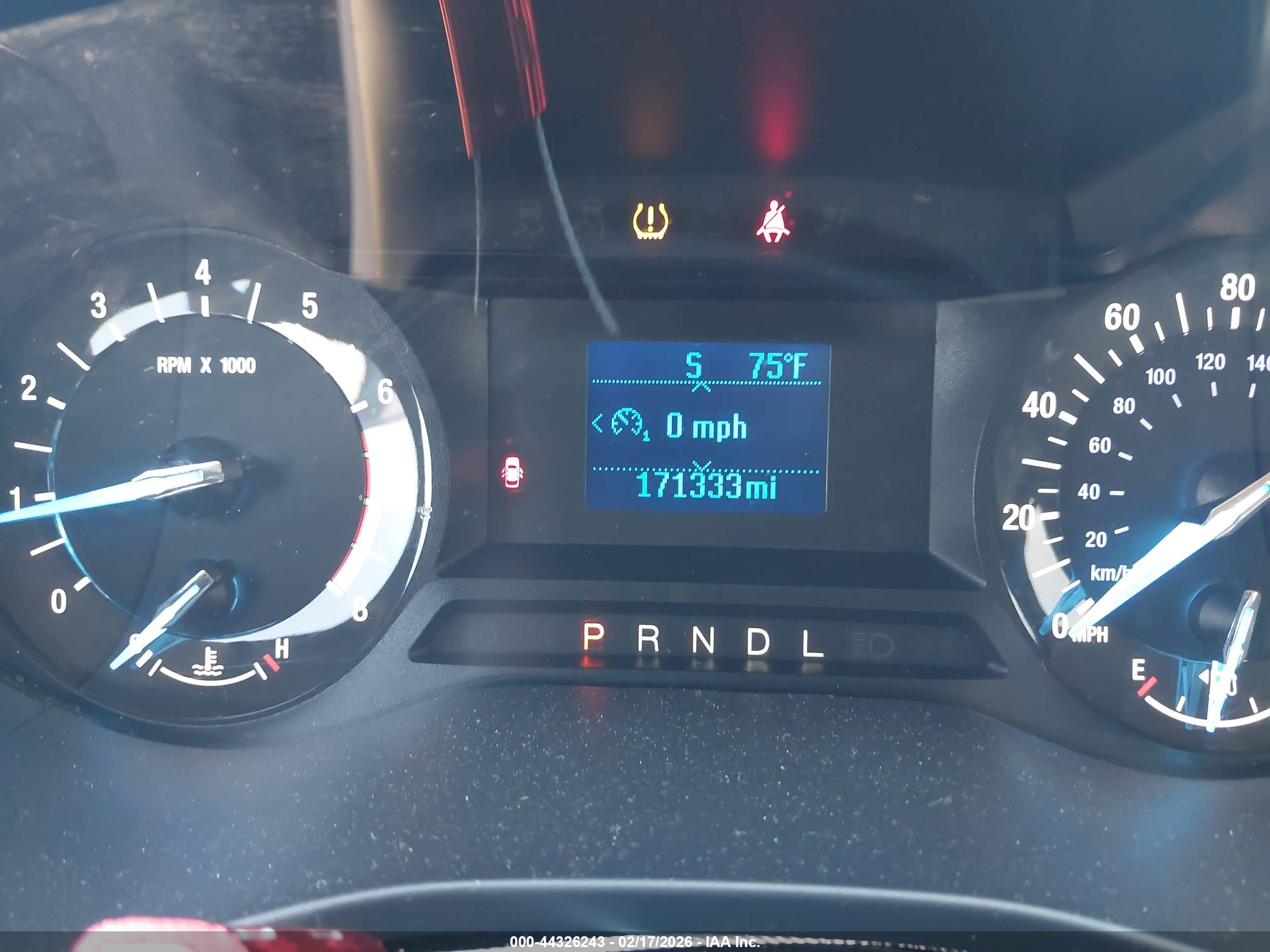 FORD FUSION image 7