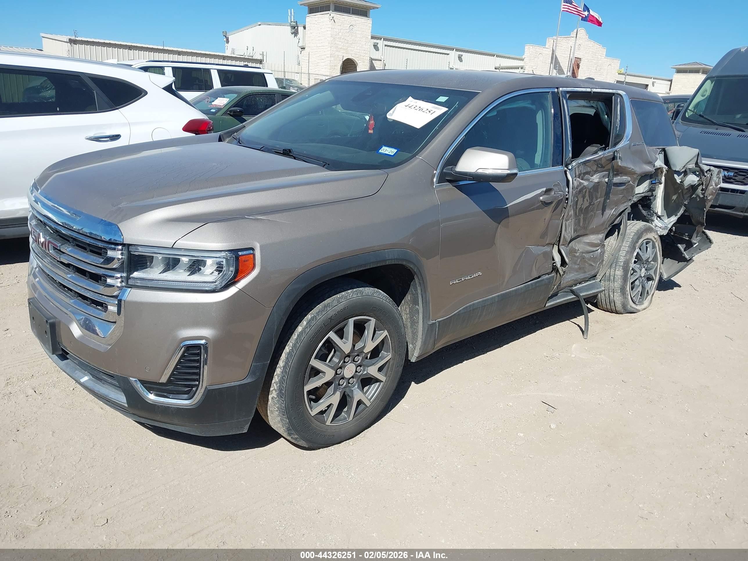 GMC ACADIA image 2