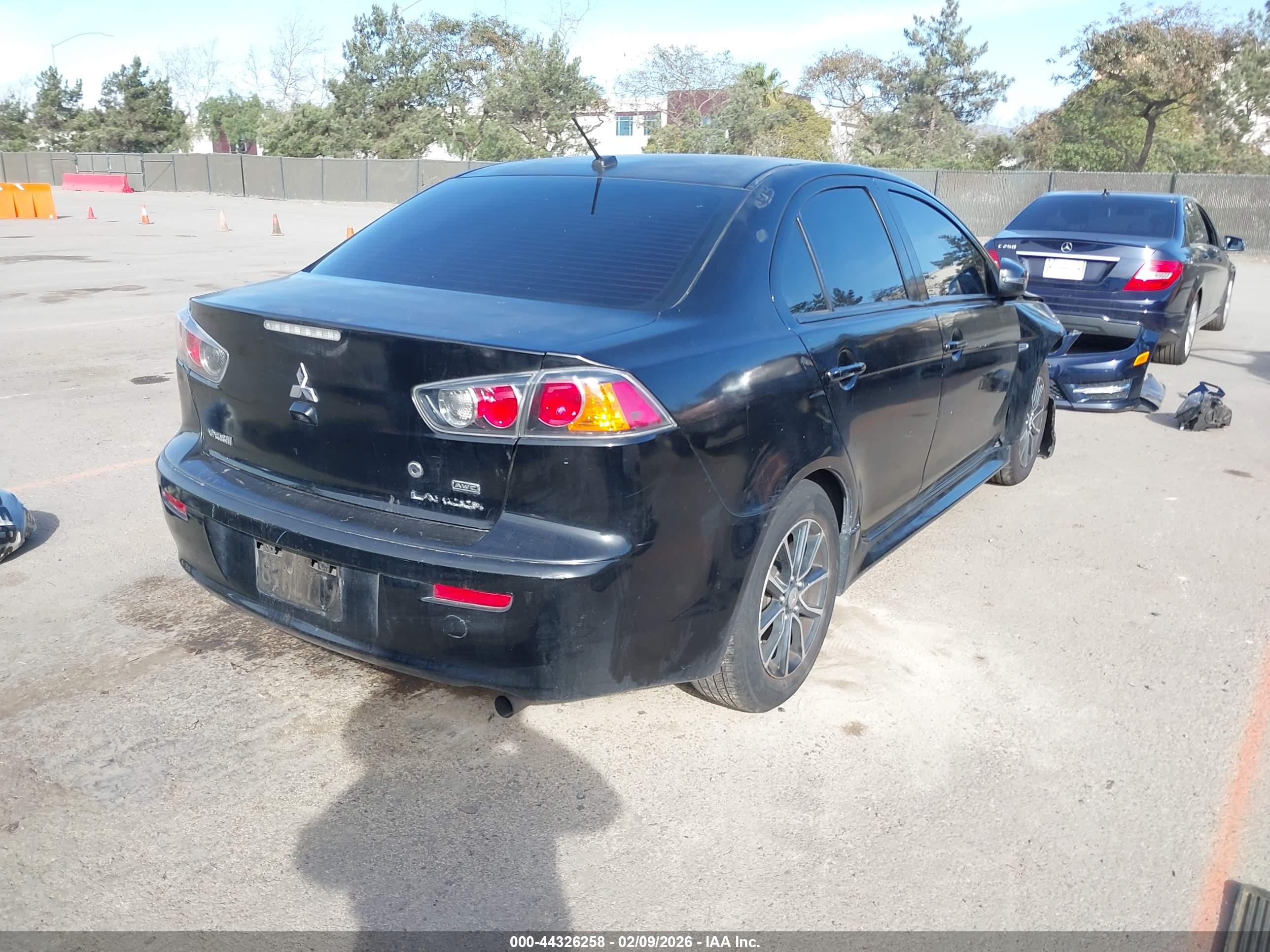 MITSUBISHI LANCER image 4