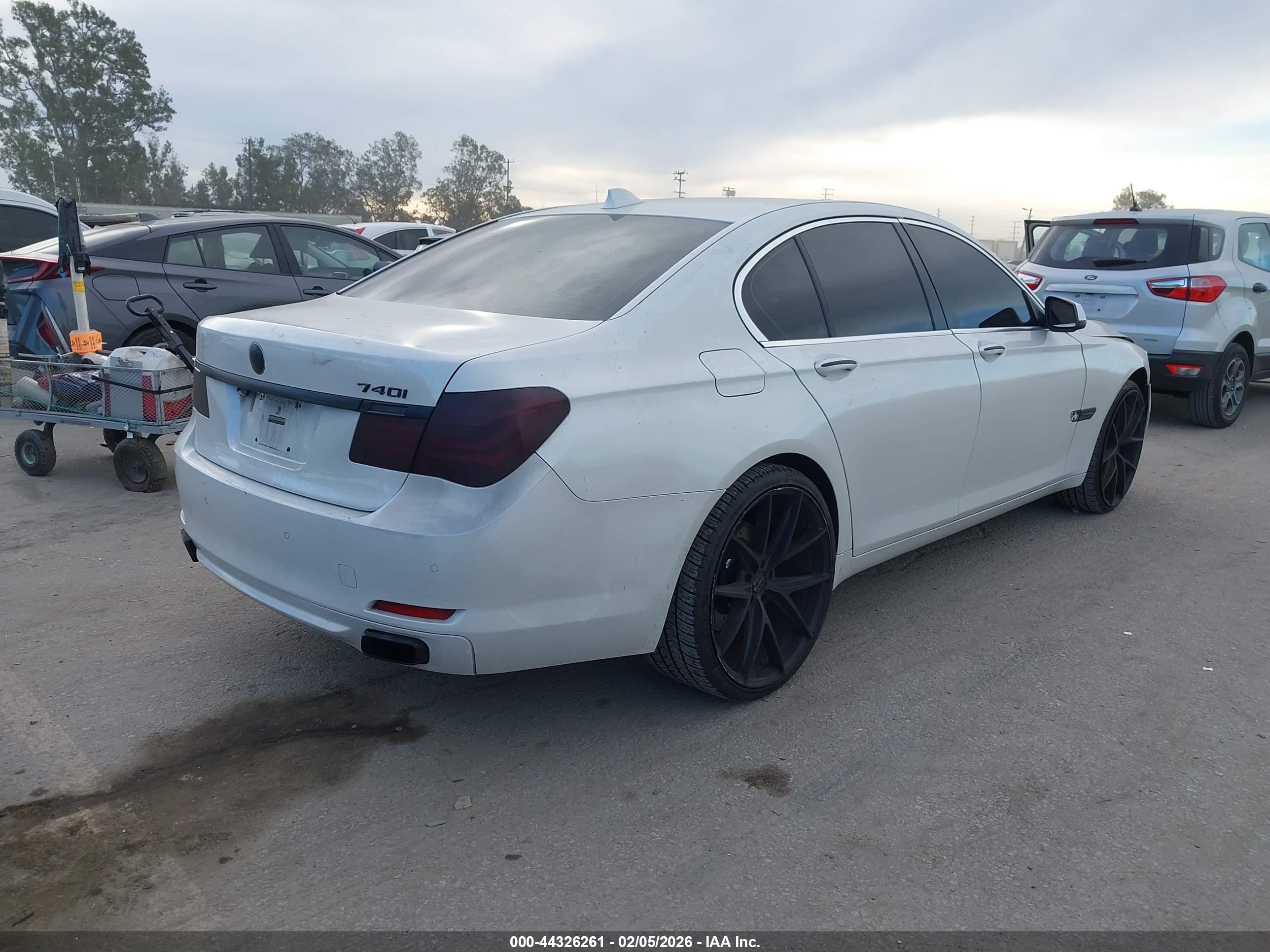 BMW 740I image 4