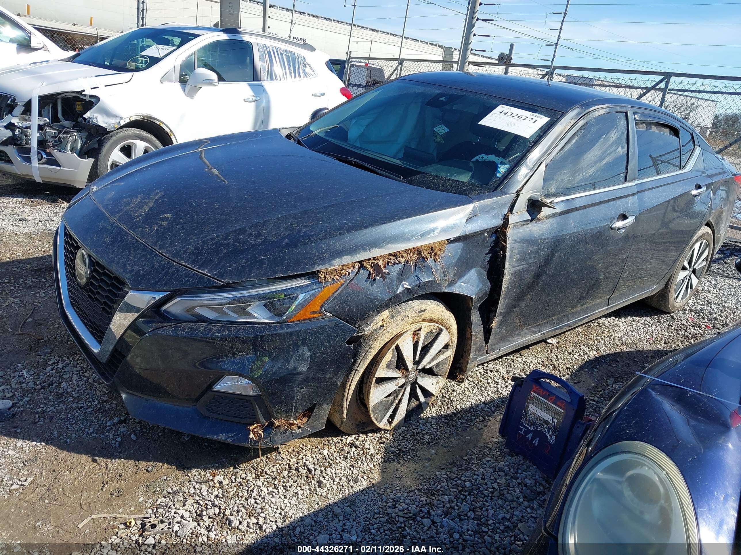 NISSAN ALTIMA image 2