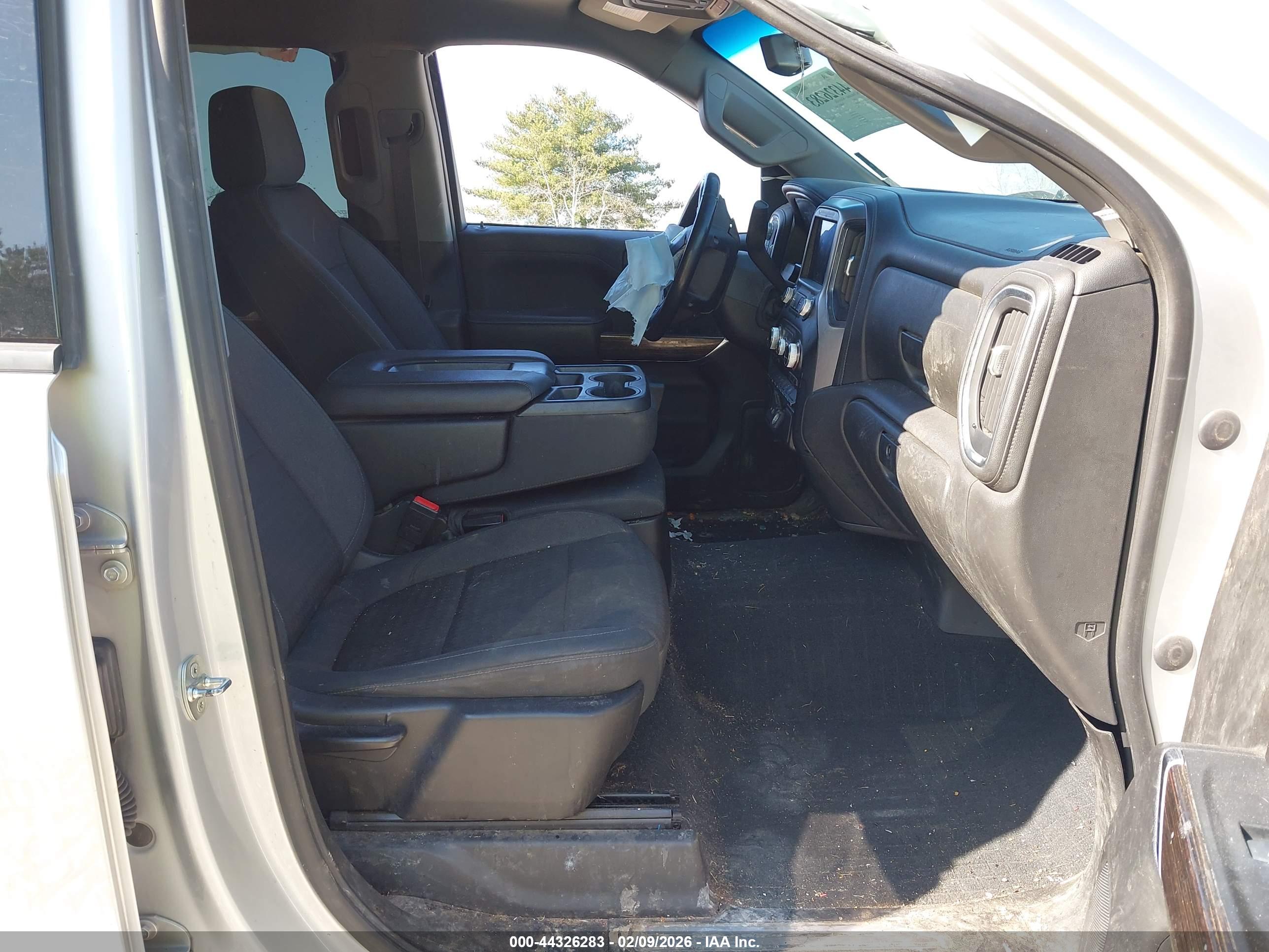 GMC SIERRA image 5