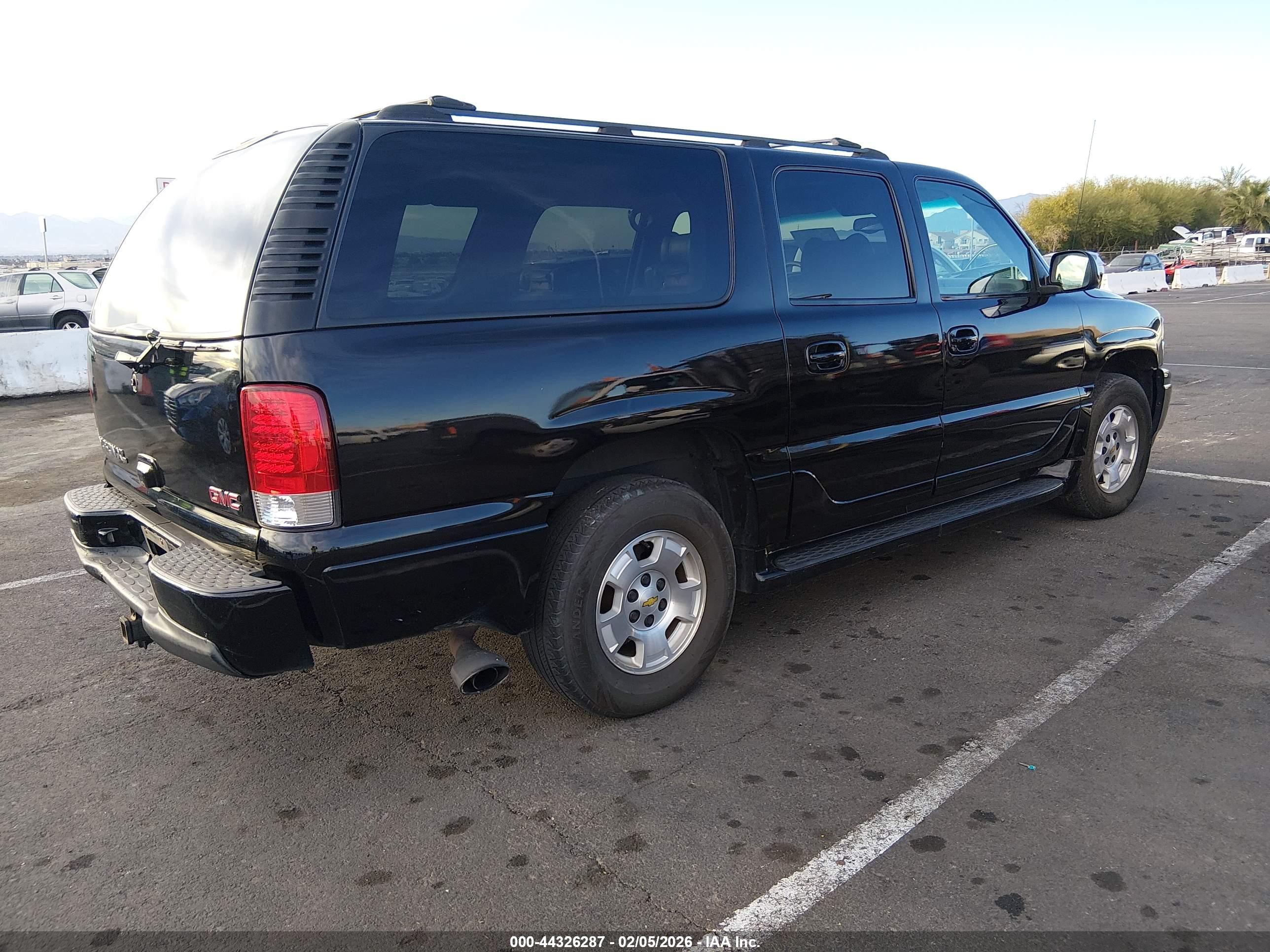 GMC YUKON image 4