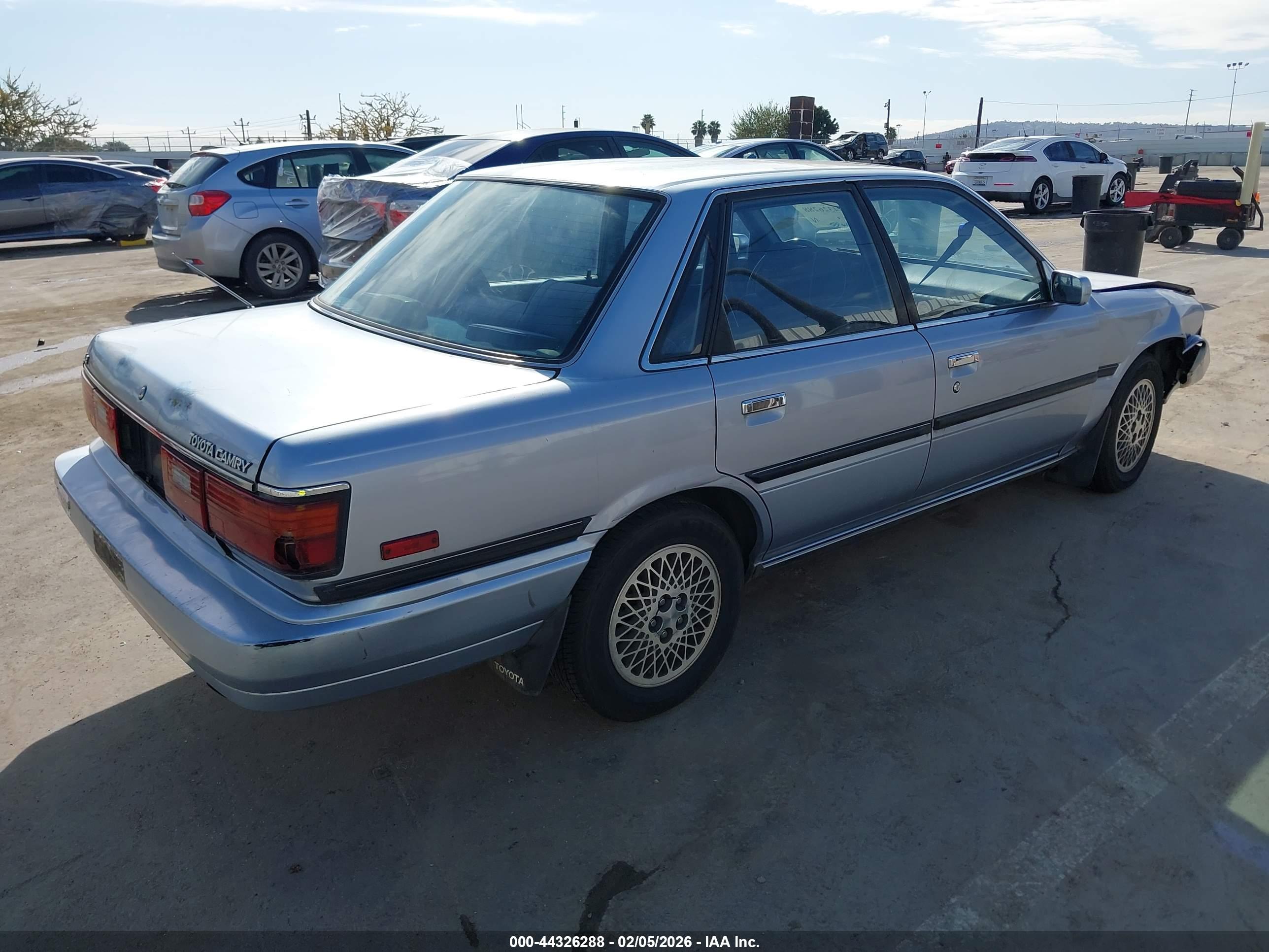TOYOTA CAMRY image 4