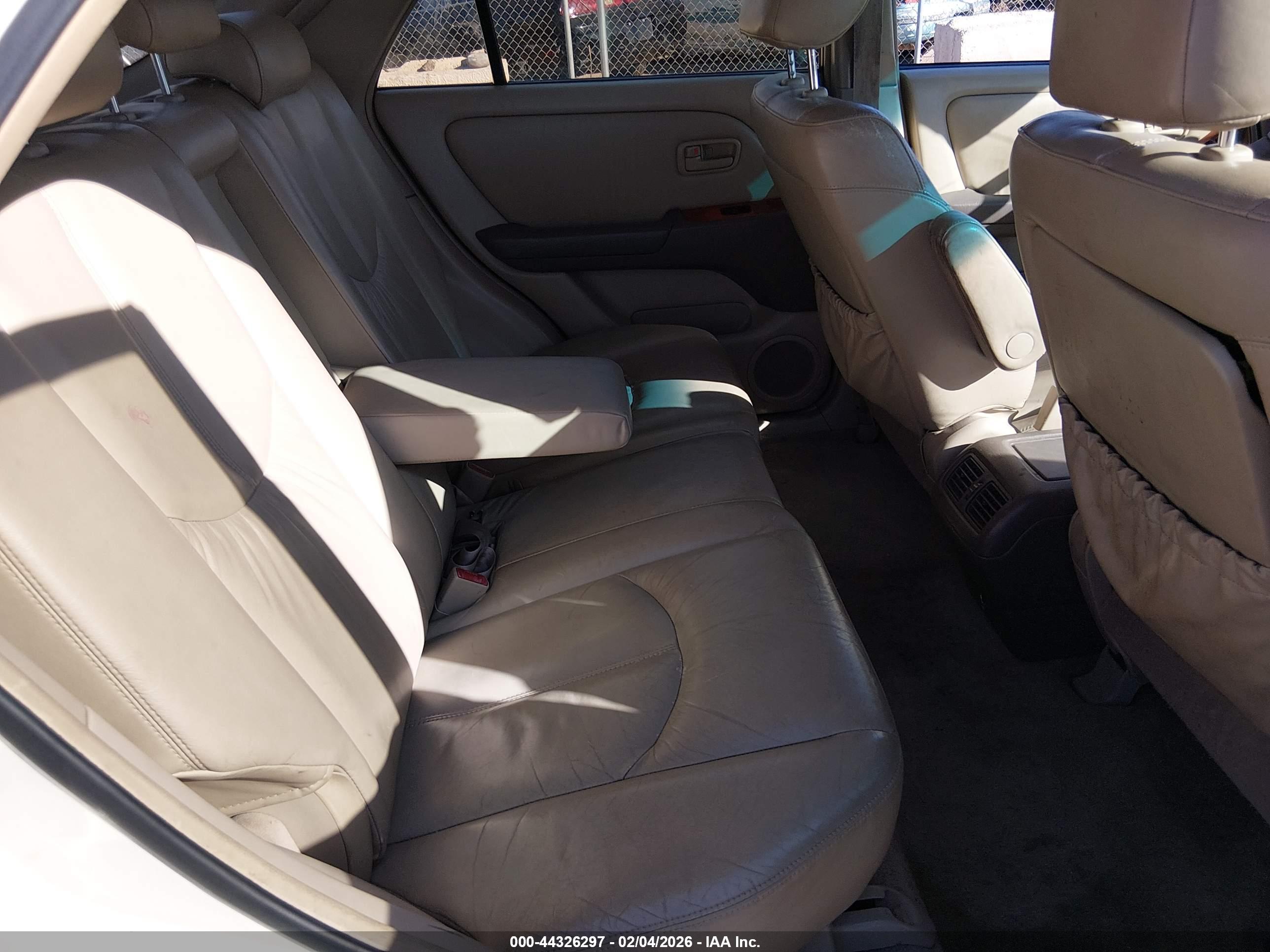 LEXUS RX image 8