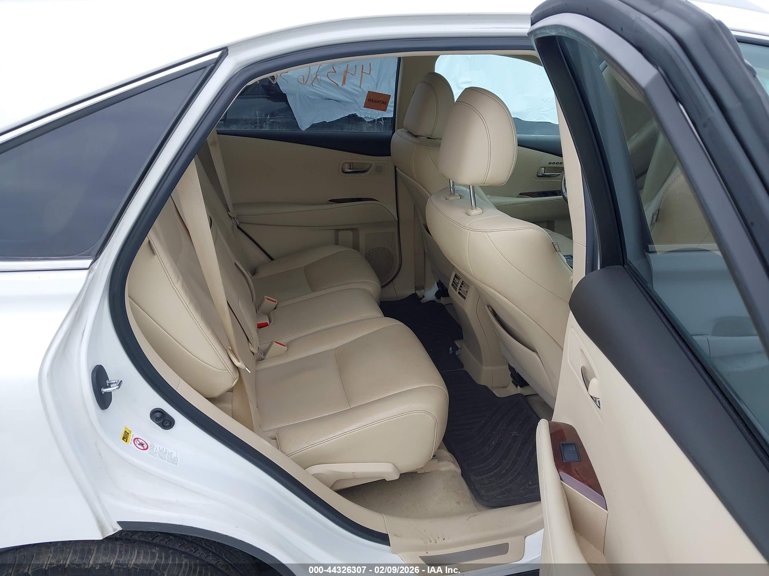 LEXUS RX image 8
