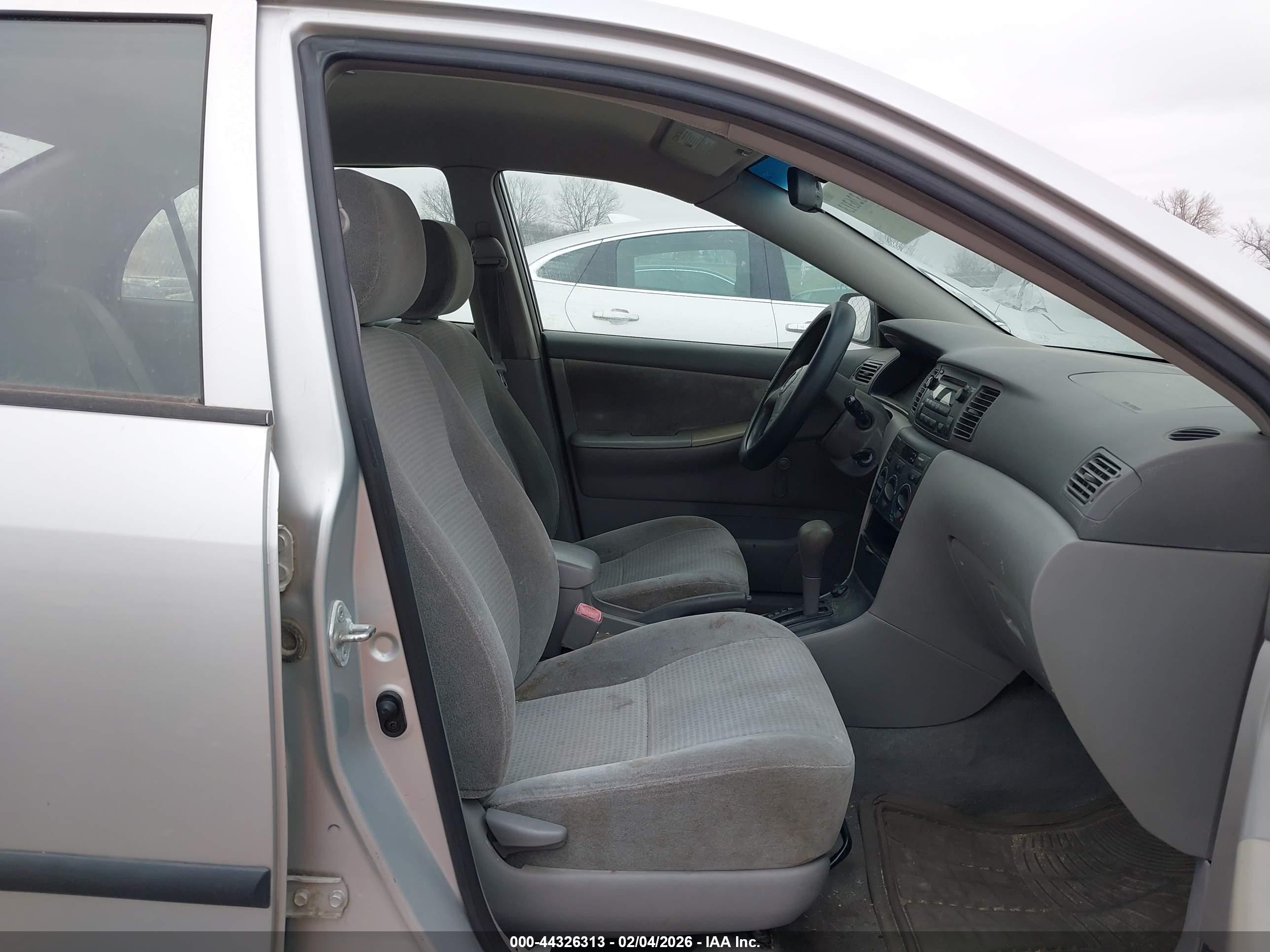 TOYOTA COROLLA image 5