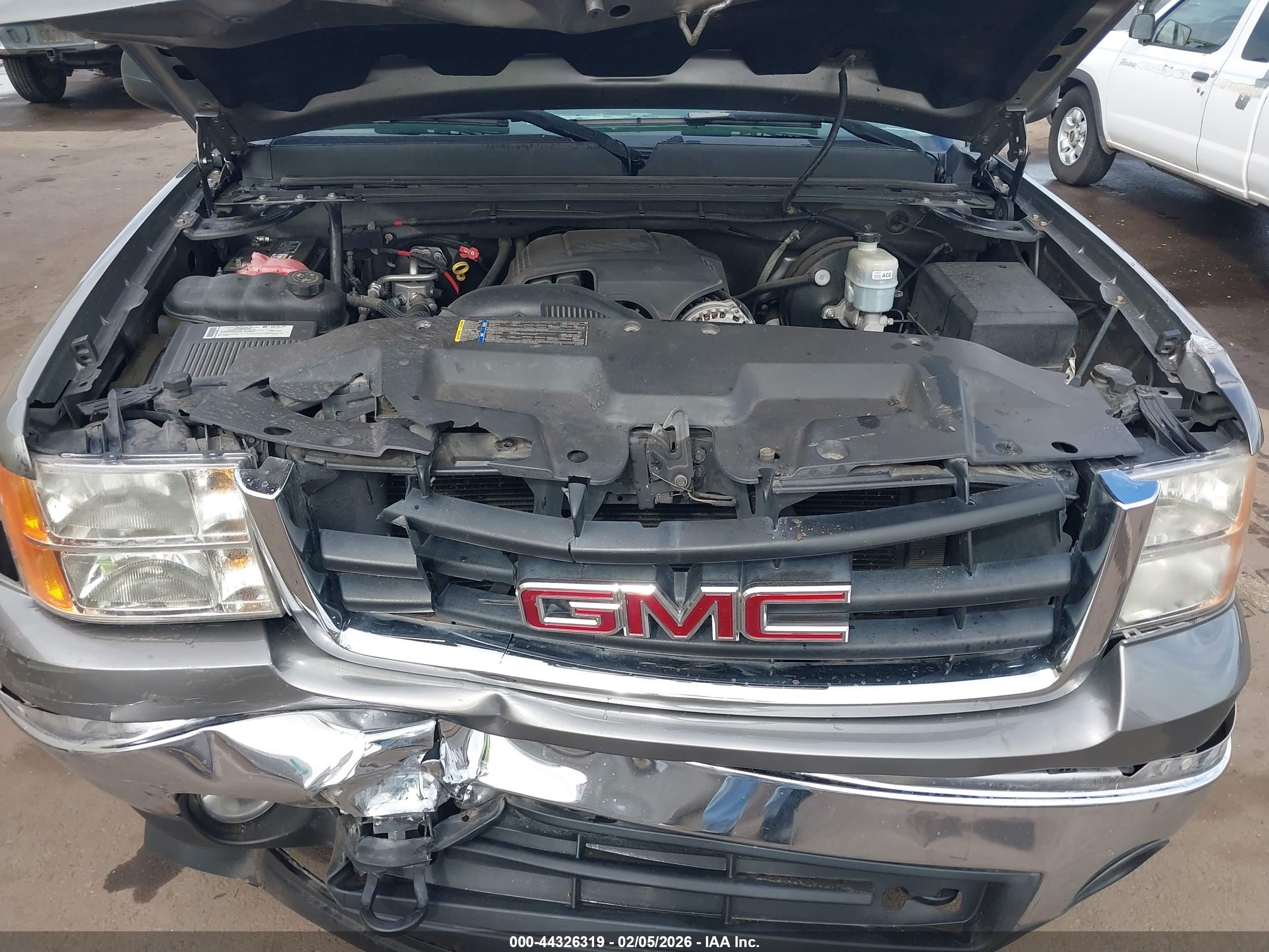 GMC SIERRA image 10