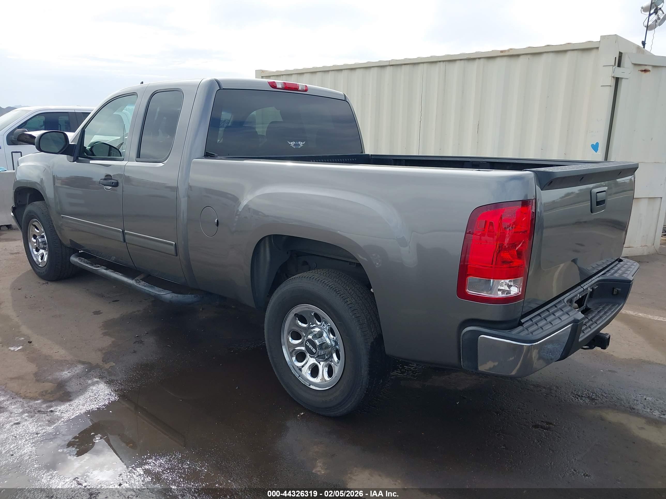 GMC SIERRA image 3