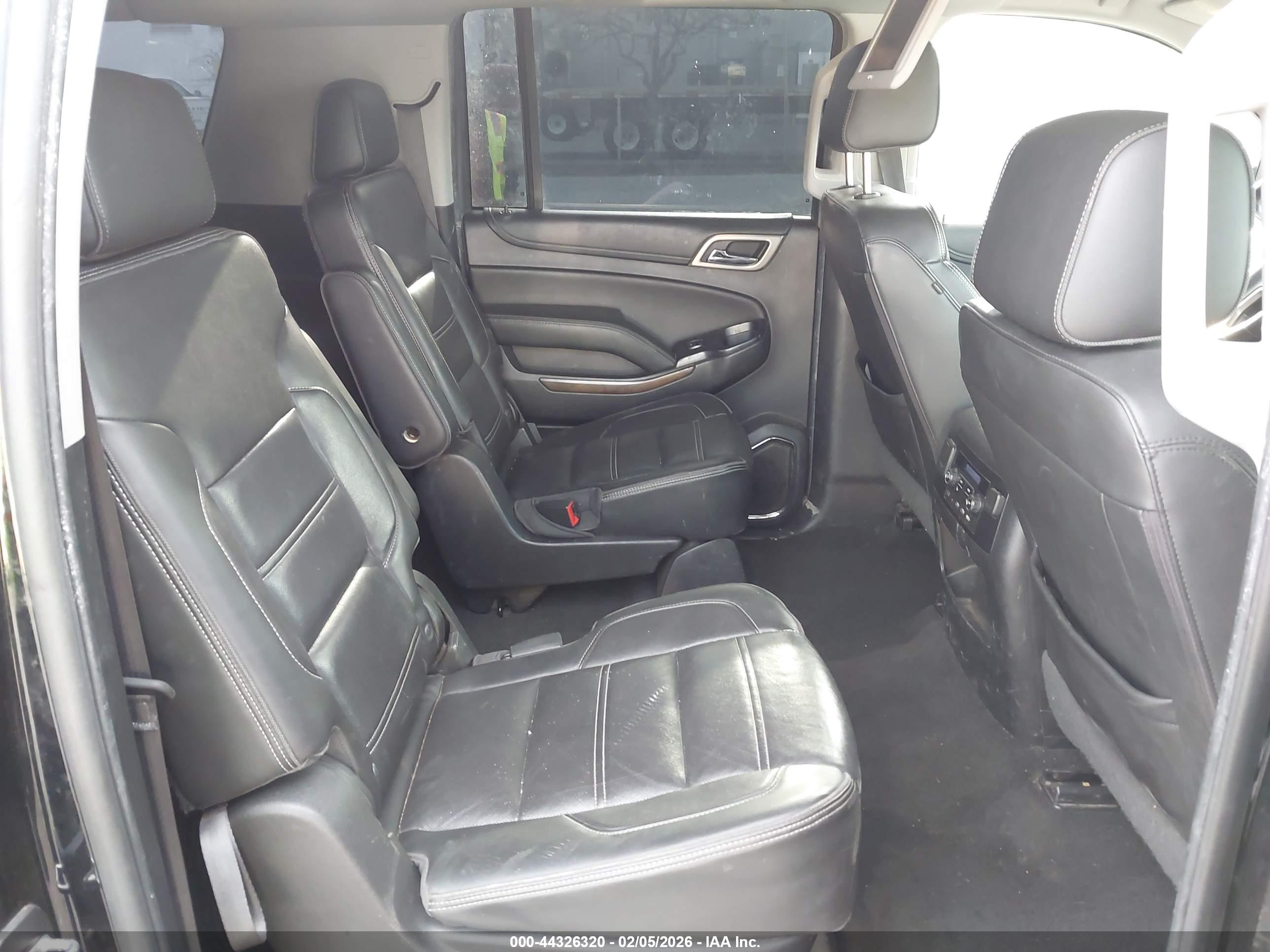 GMC YUKON image 8