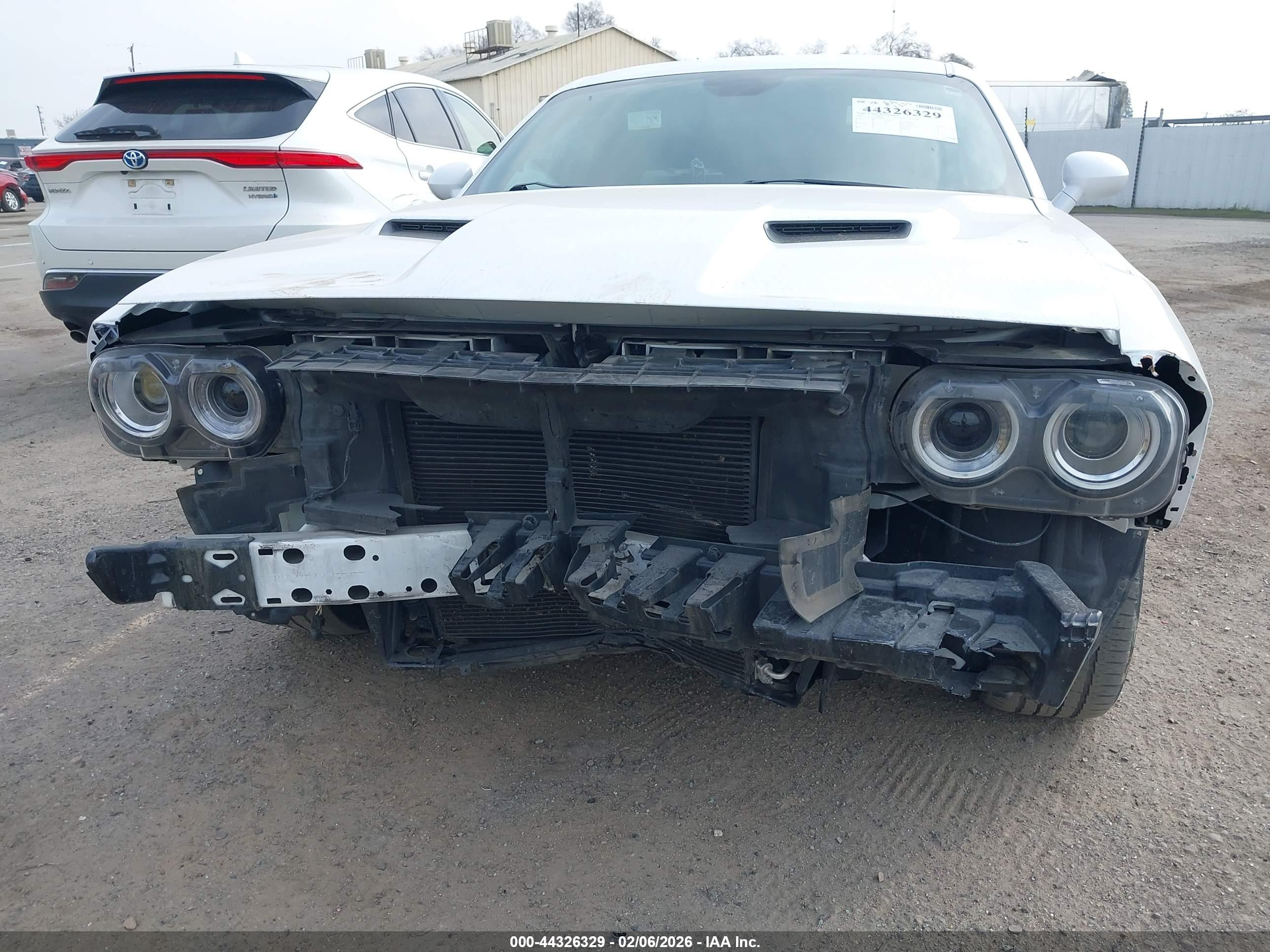 DODGE CHALLENGER image 6