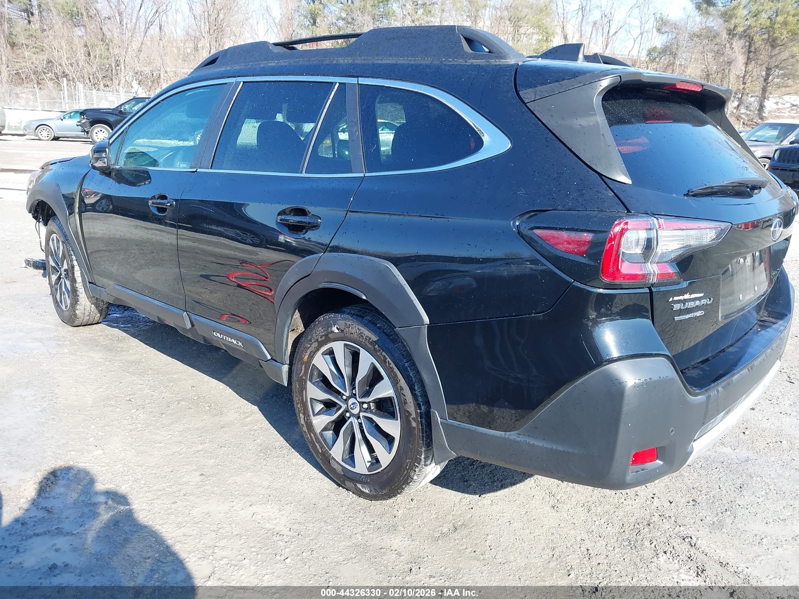 SUBARU OUTBACK image 3