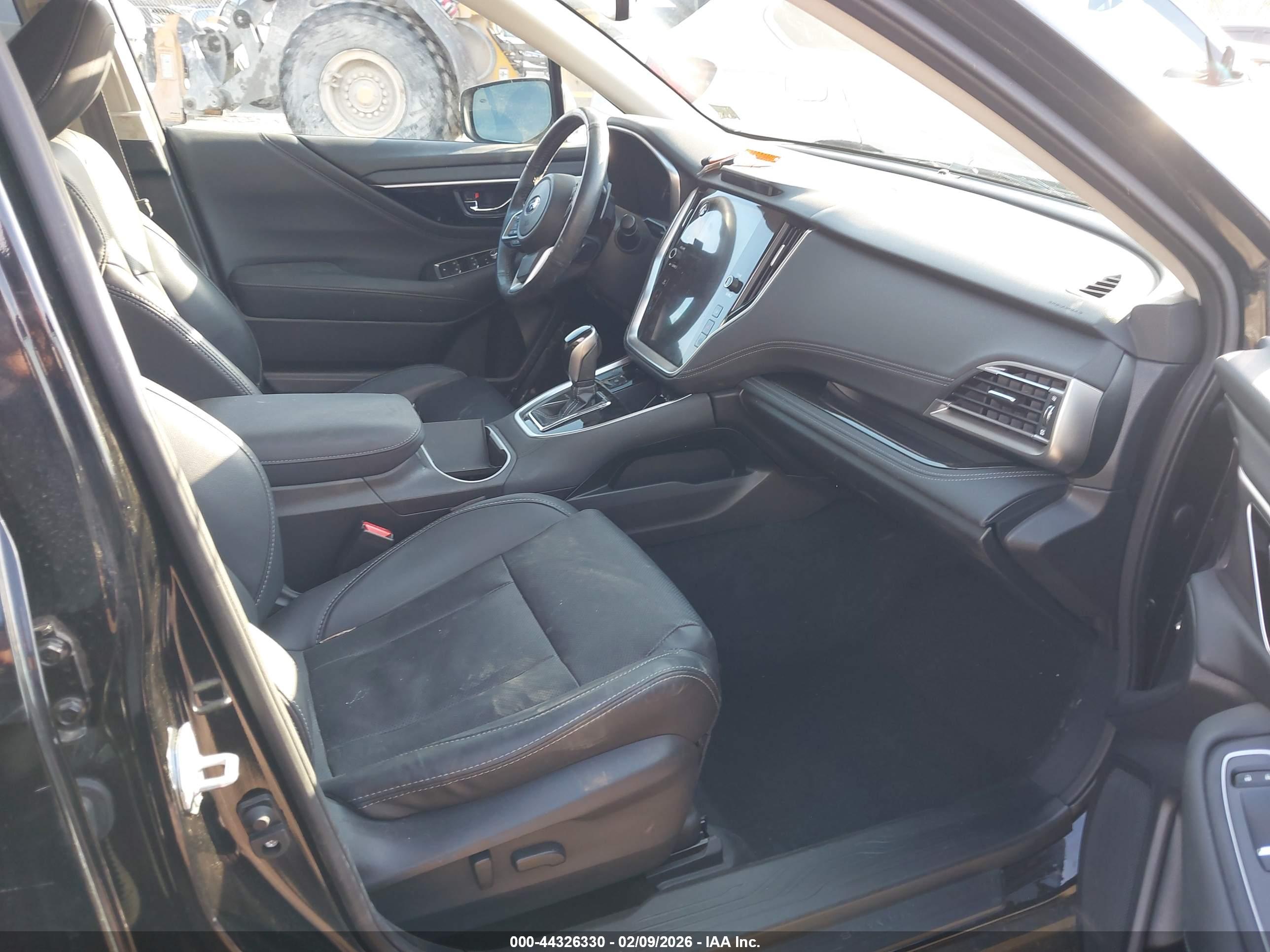 SUBARU OUTBACK image 5