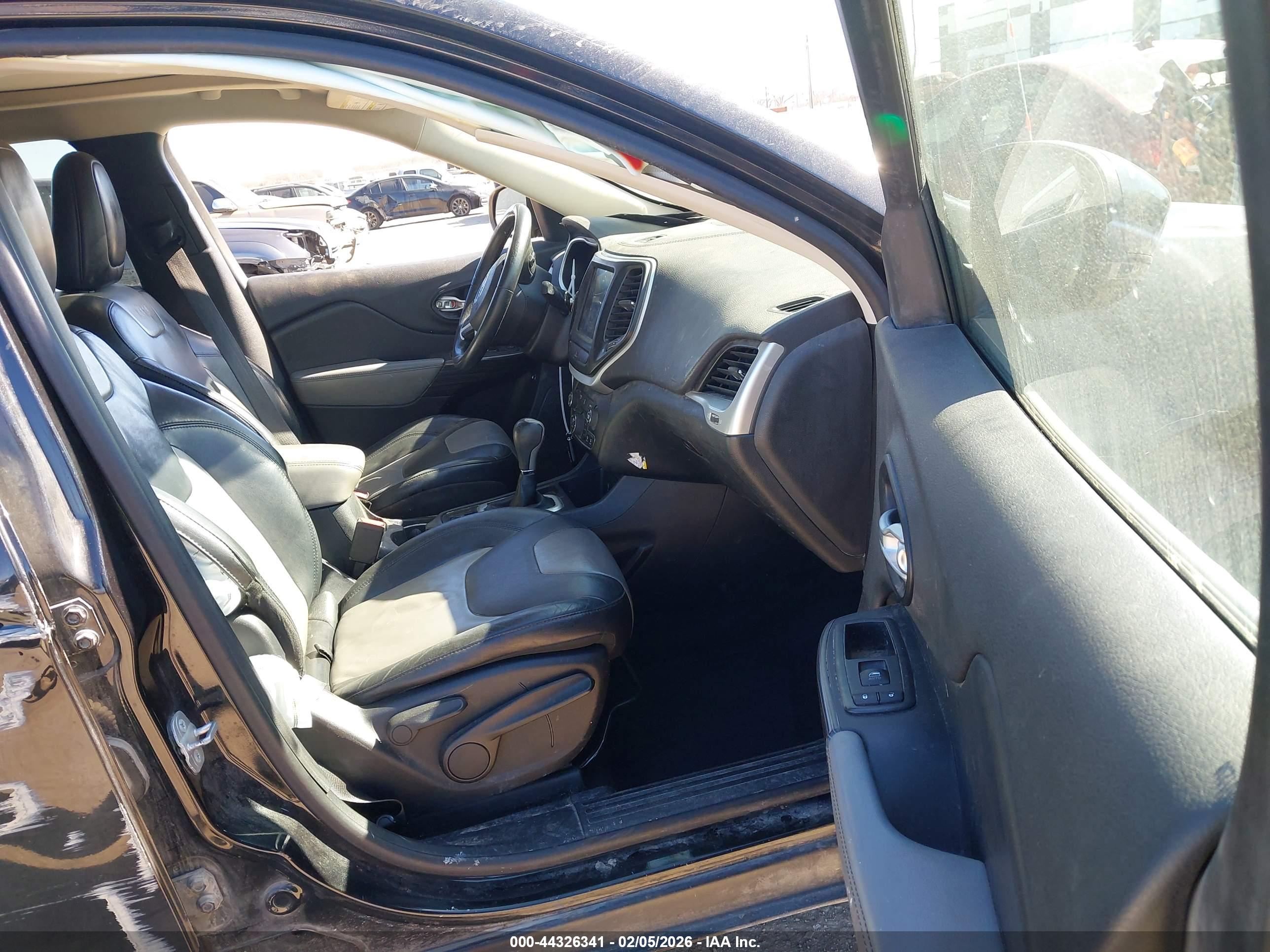 JEEP CHEROKEE image 5