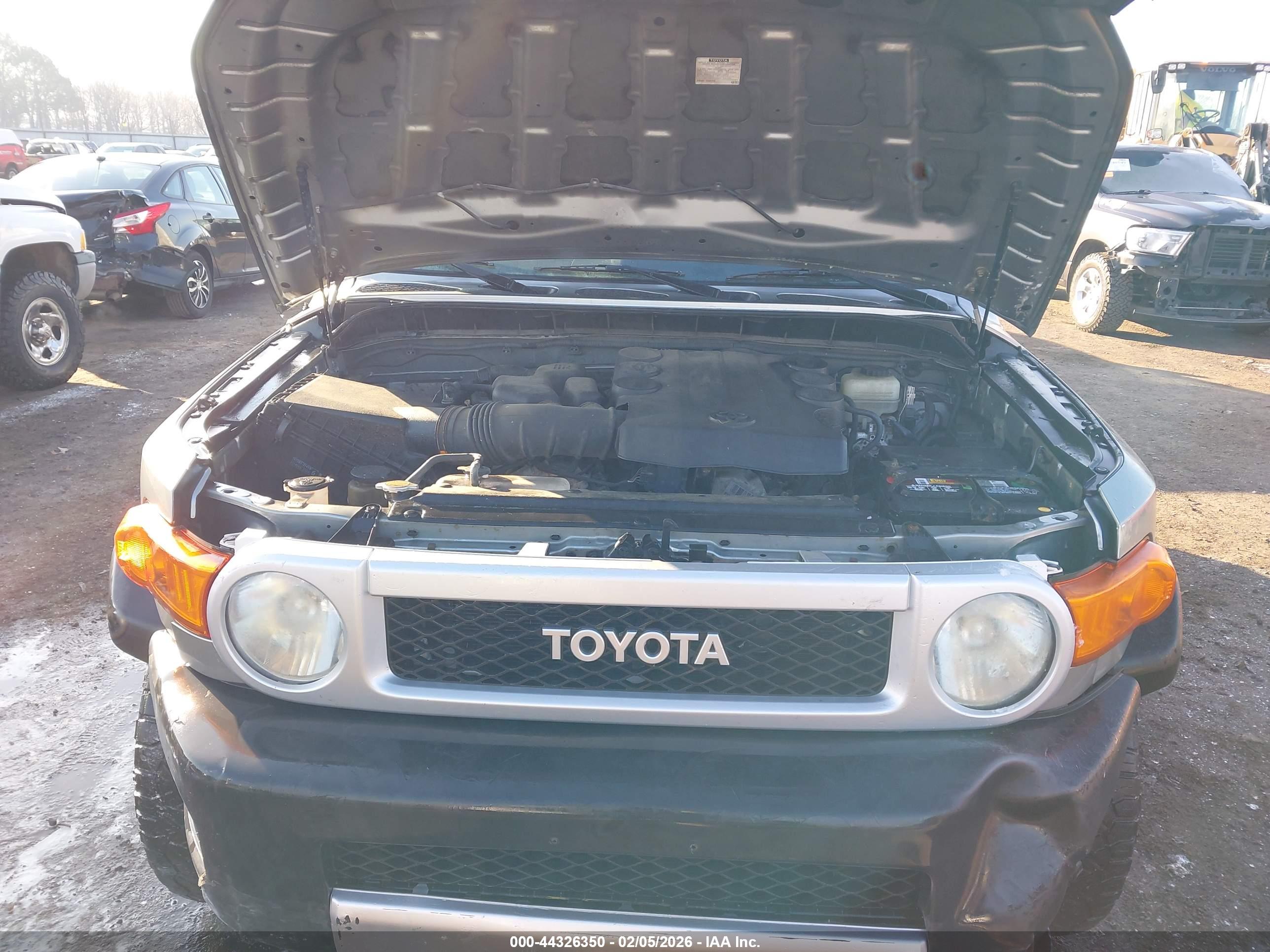 TOYOTA FJ image 10