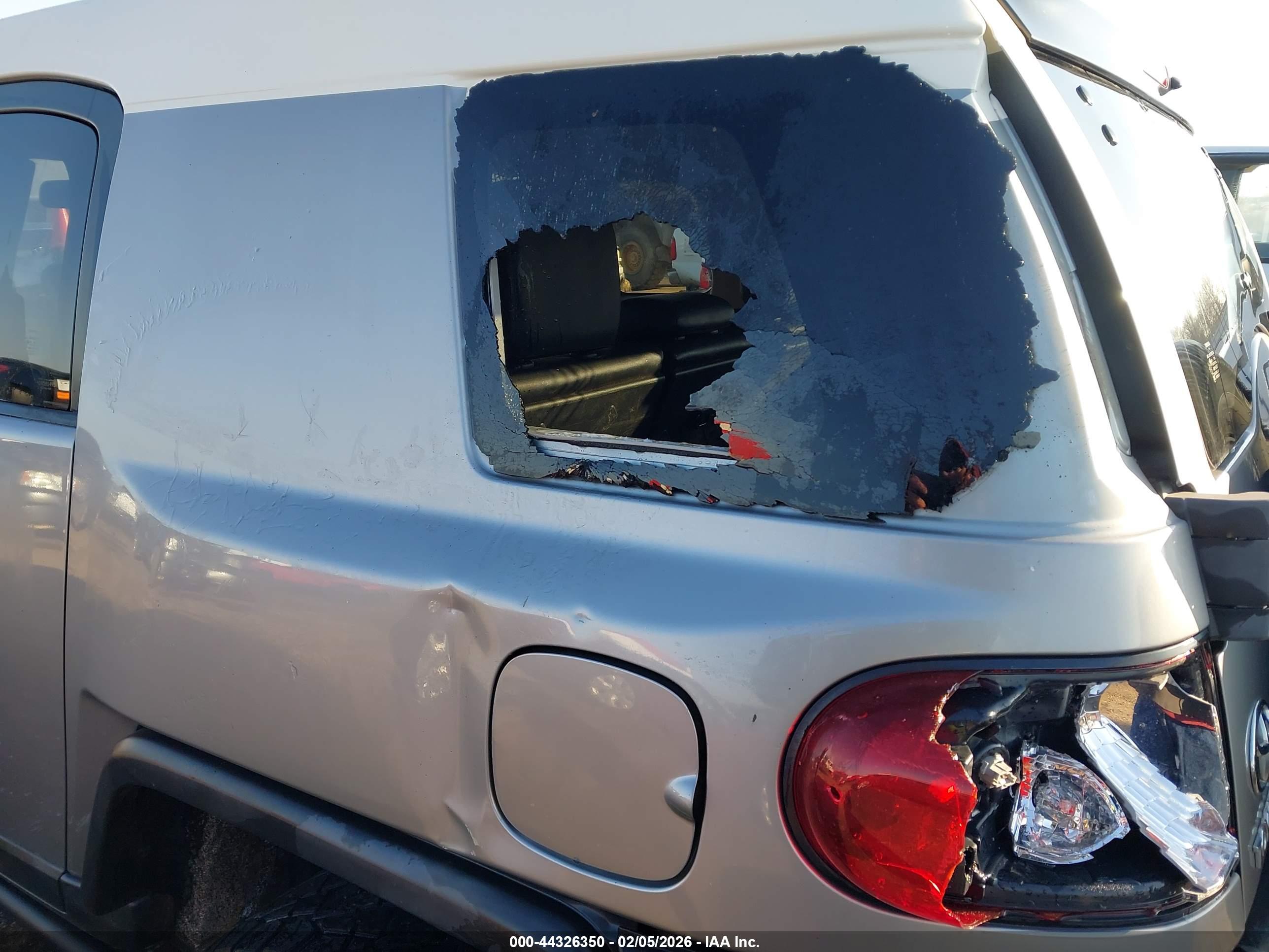 TOYOTA FJ image 6