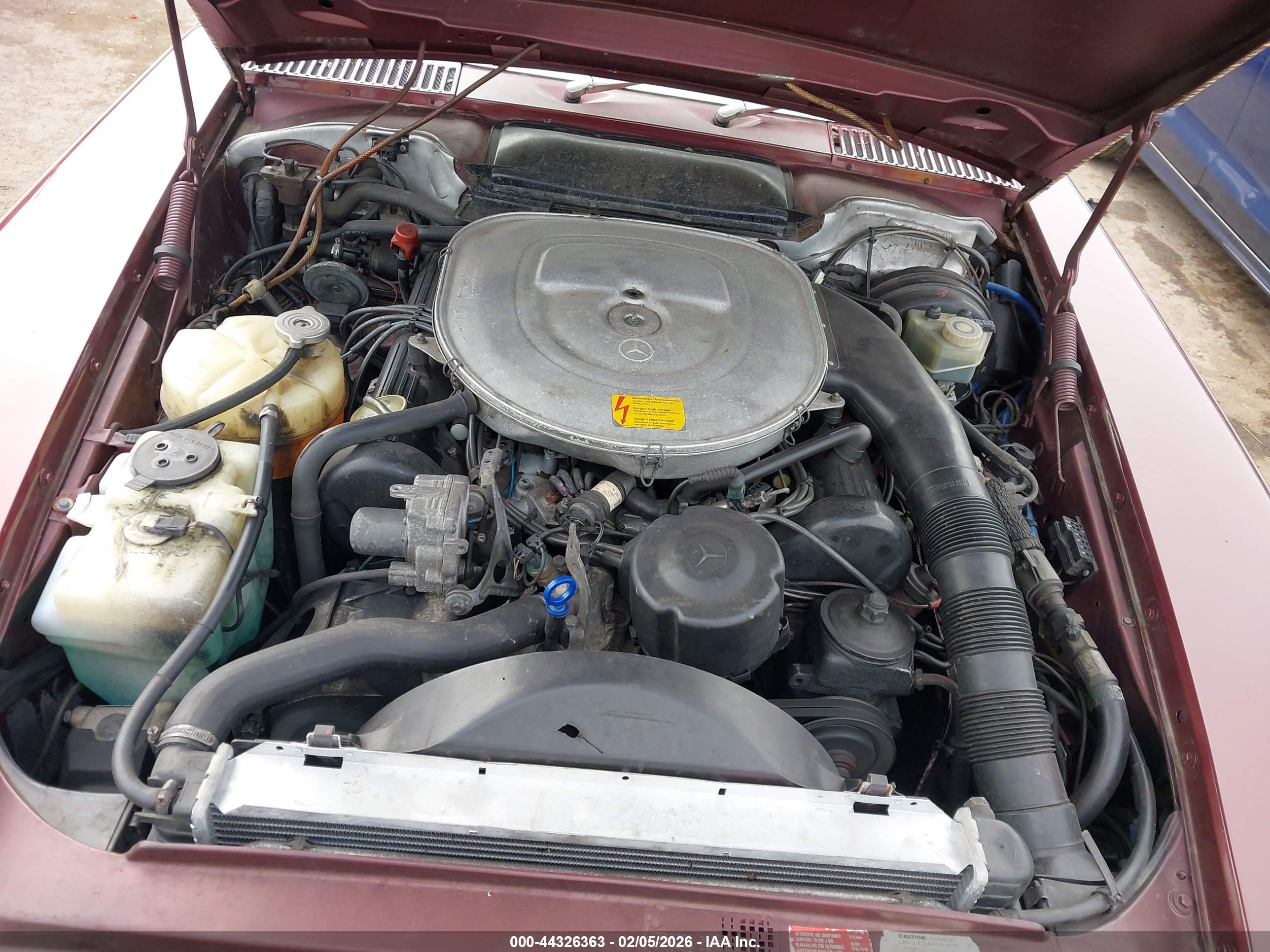 MERCEDES-BENZ 560 image 10