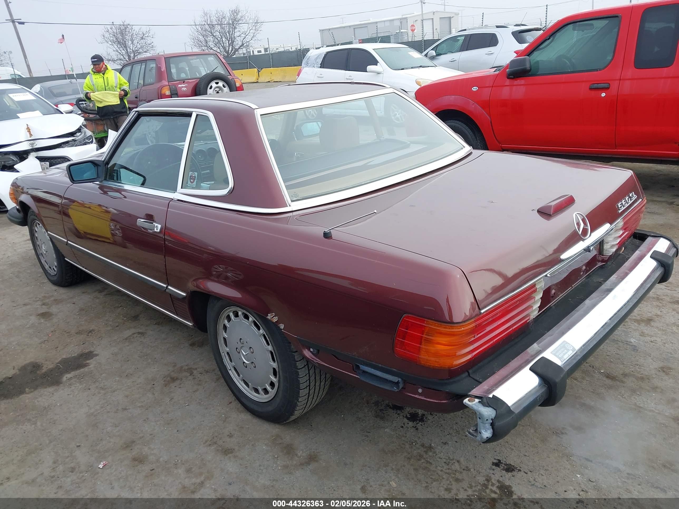 MERCEDES-BENZ 560 image 3