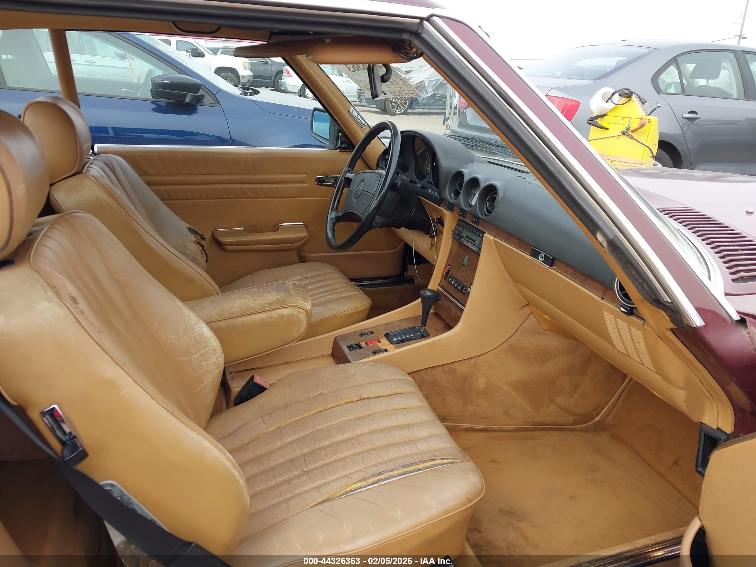 MERCEDES-BENZ 560 image 5