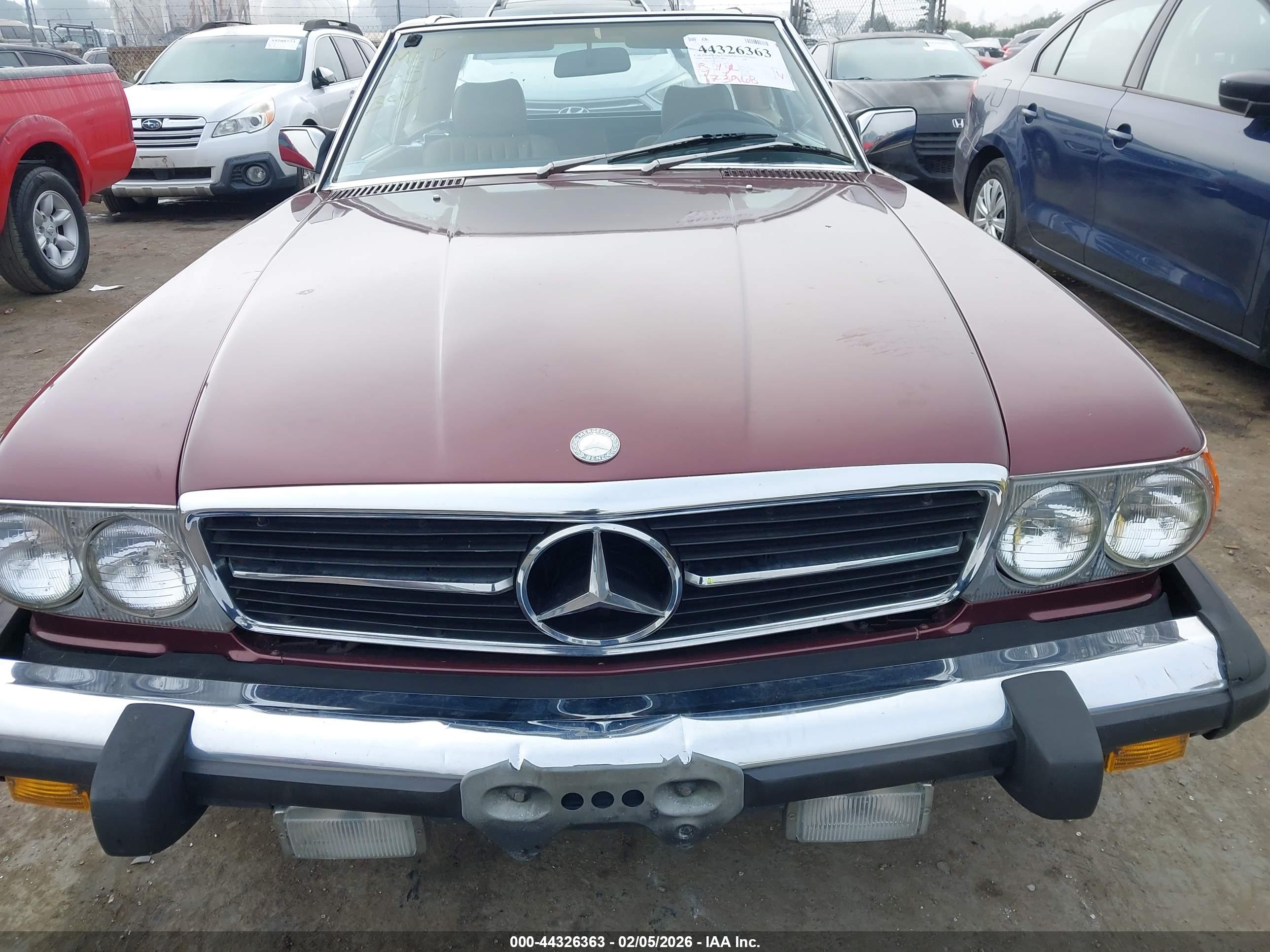 MERCEDES-BENZ 560 image 6