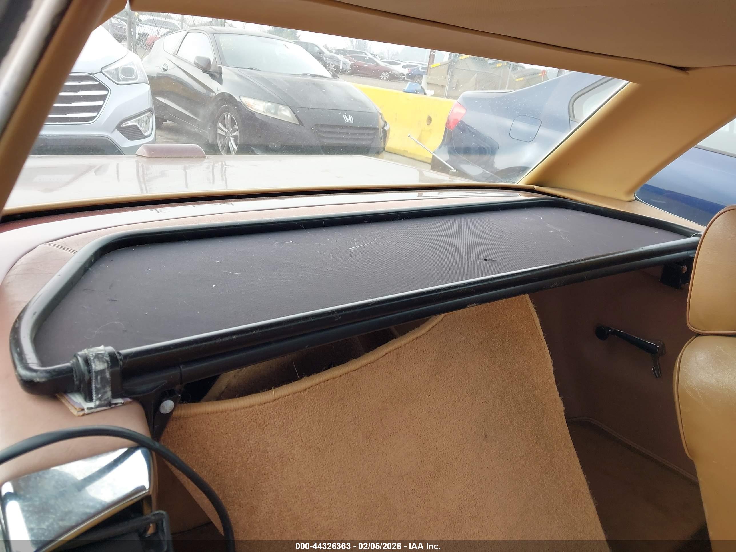 MERCEDES-BENZ 560 image 8