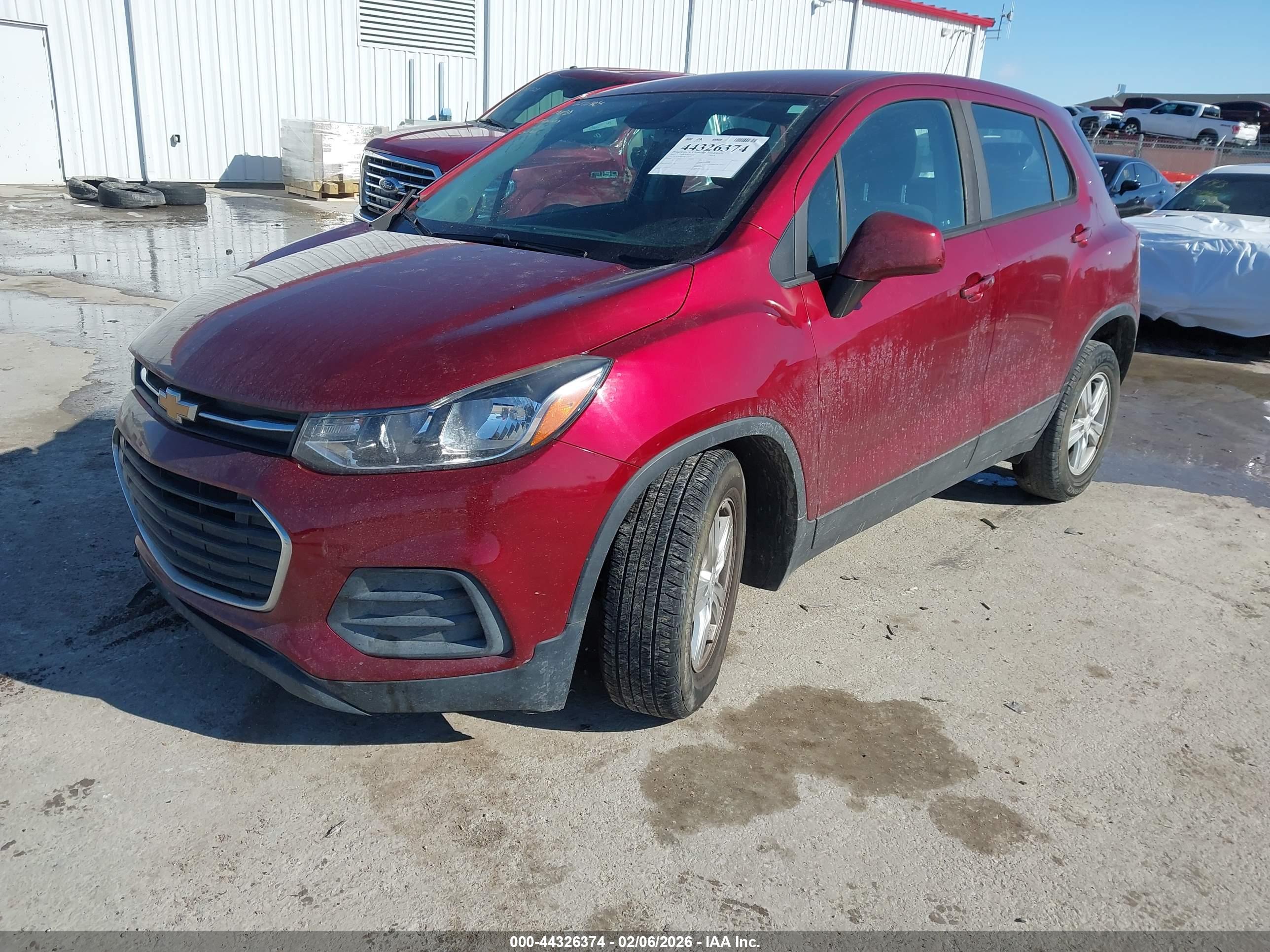 CHEVROLET TRAX image 2