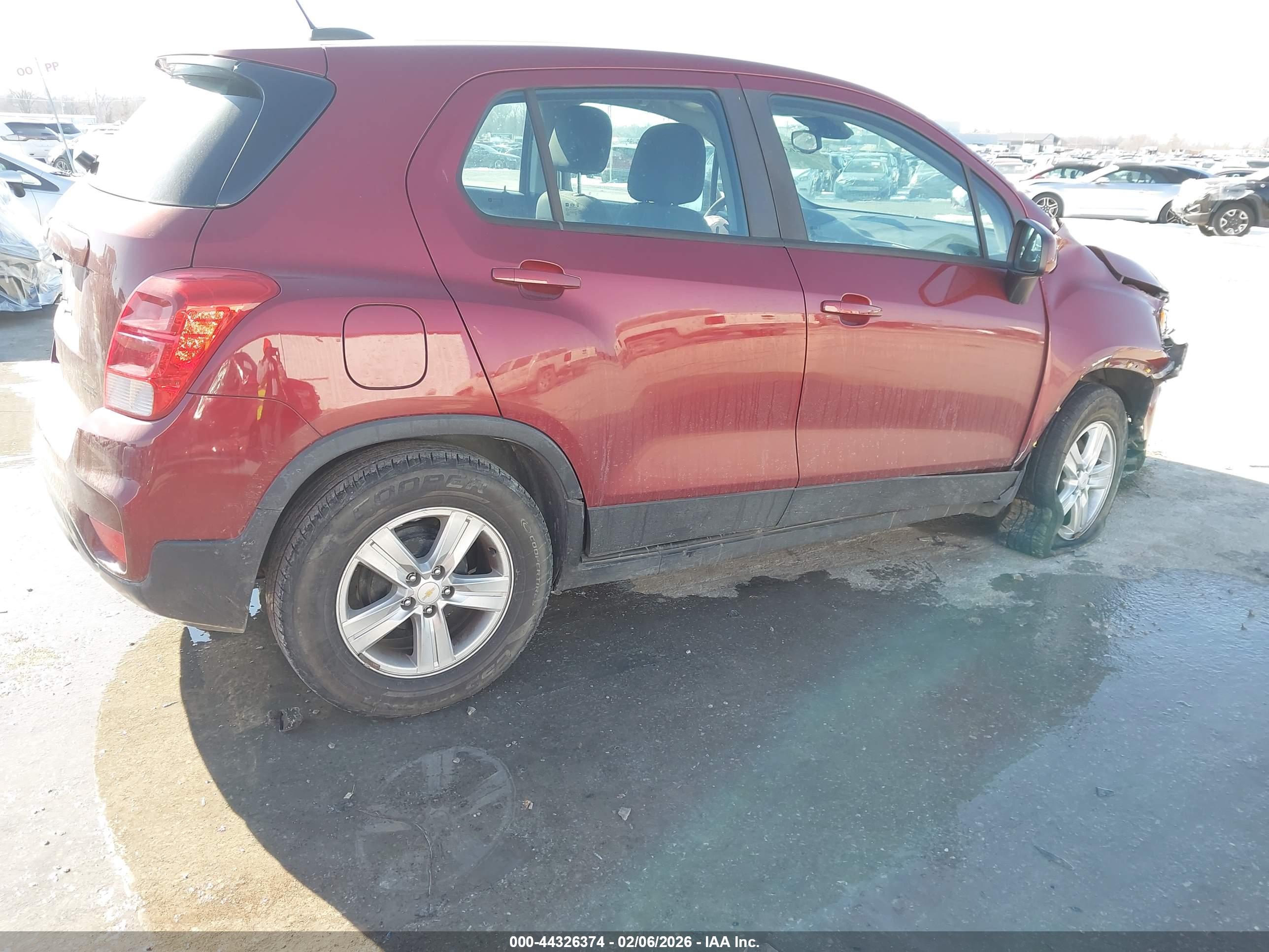 CHEVROLET TRAX image 4