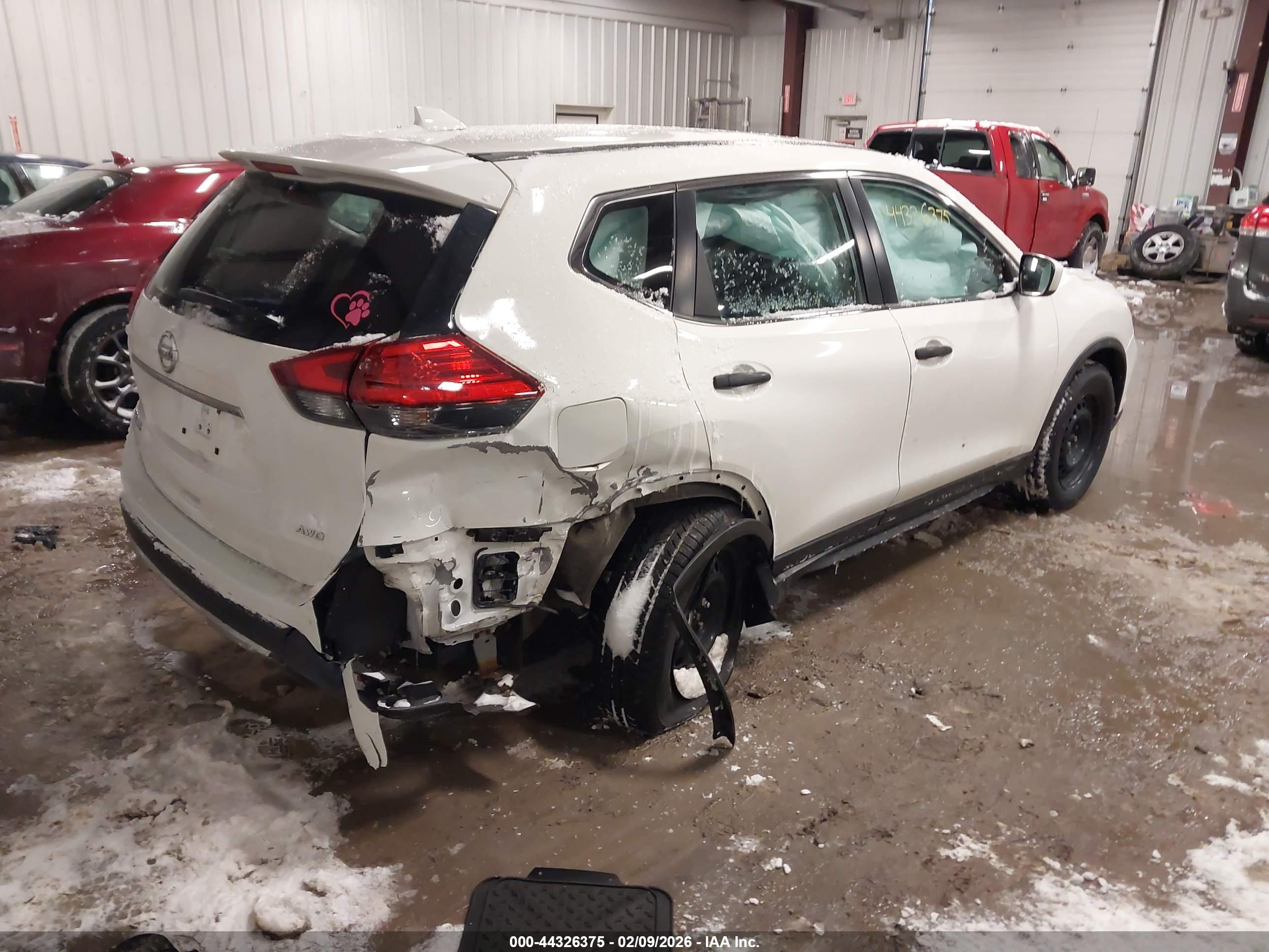 NISSAN ROGUE image 4