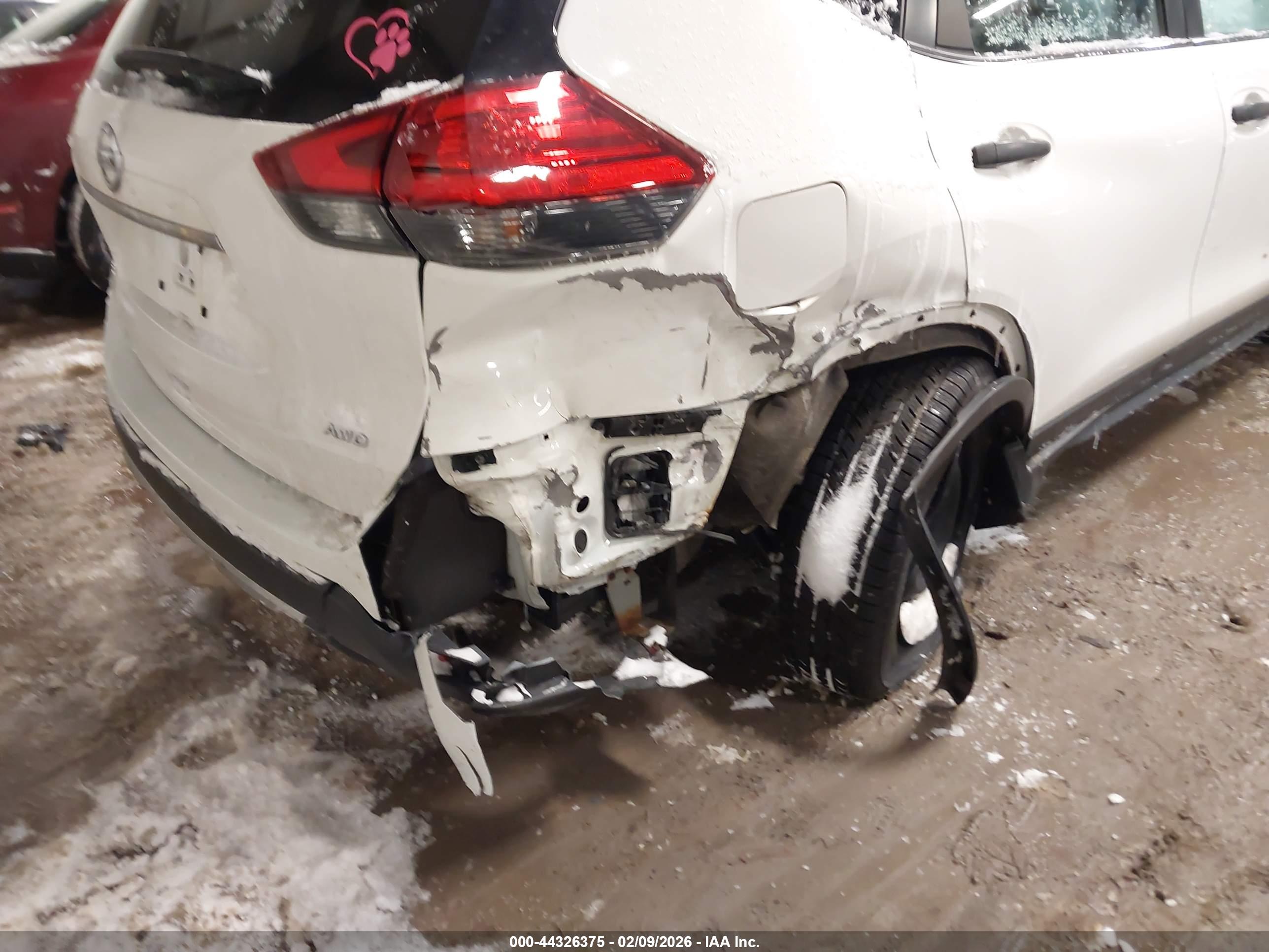 NISSAN ROGUE image 6