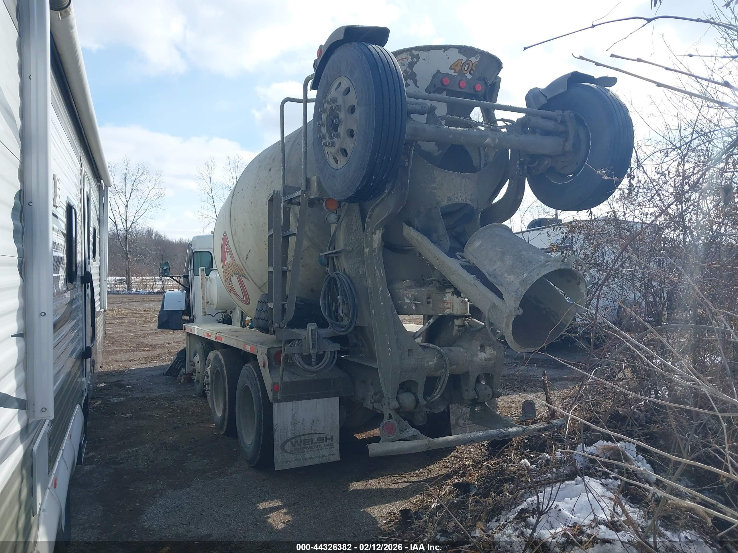 KENWORTH CONSTRUCTION image 3