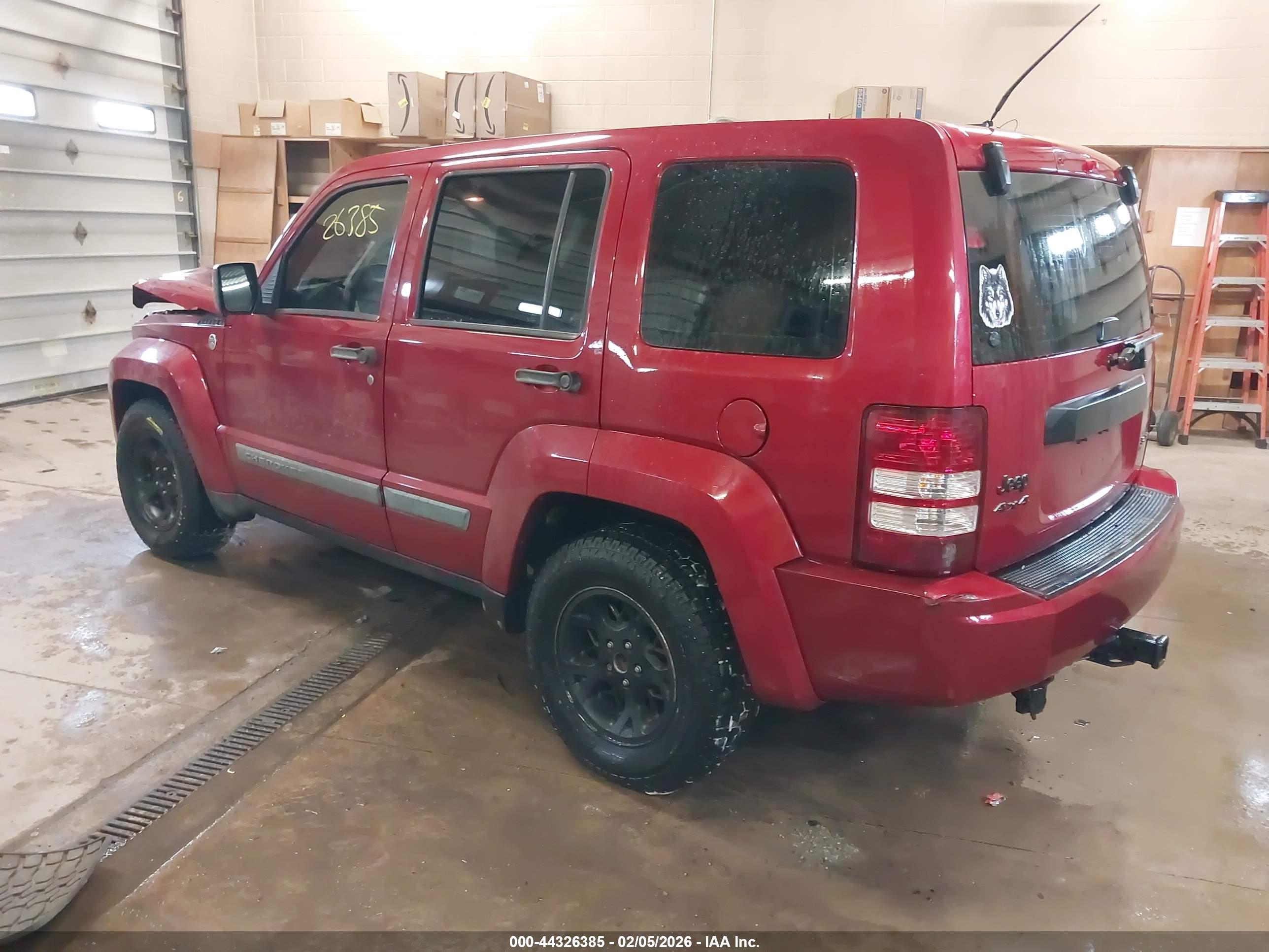 JEEP LIBERTY image 3