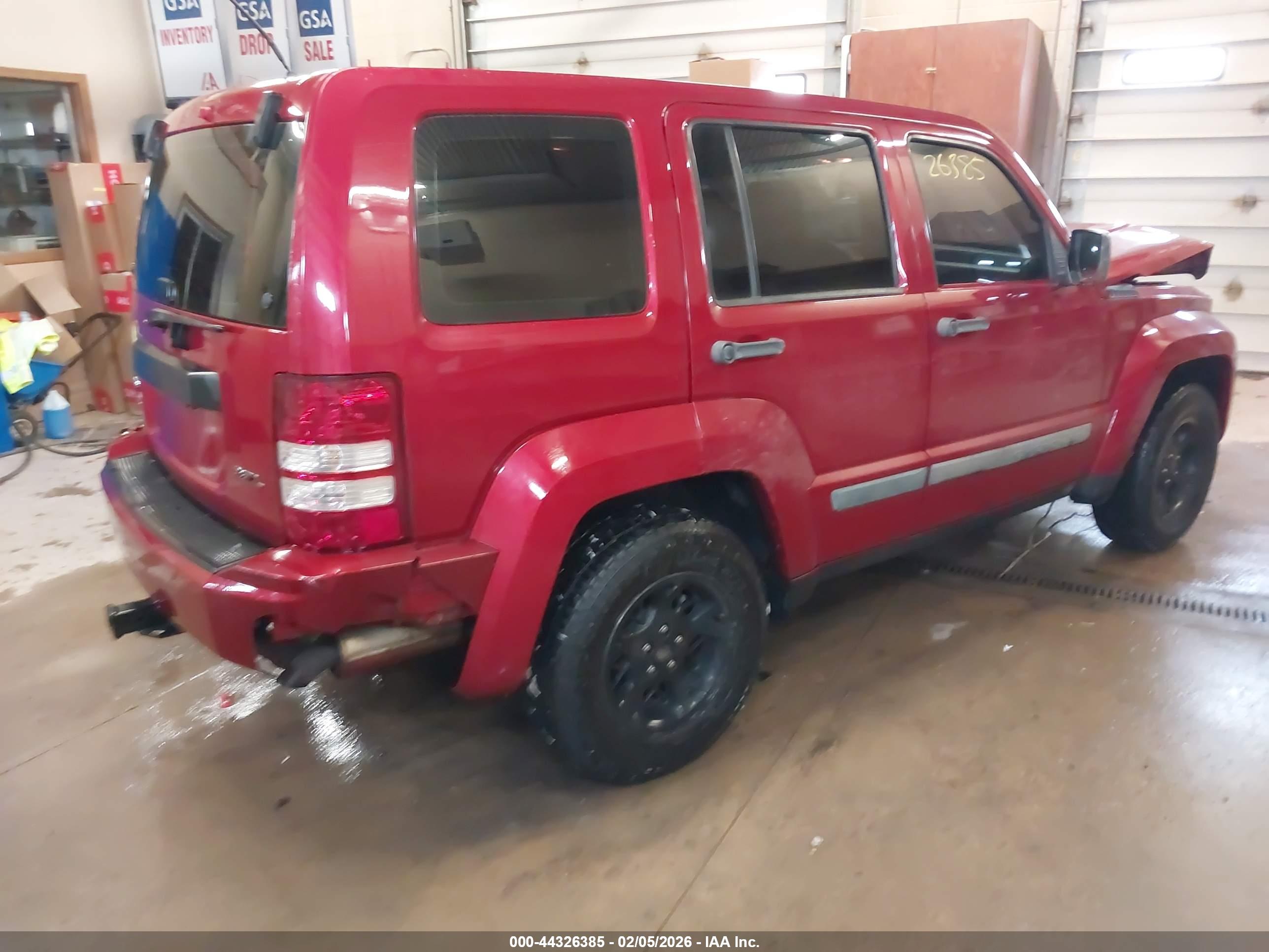 JEEP LIBERTY image 4