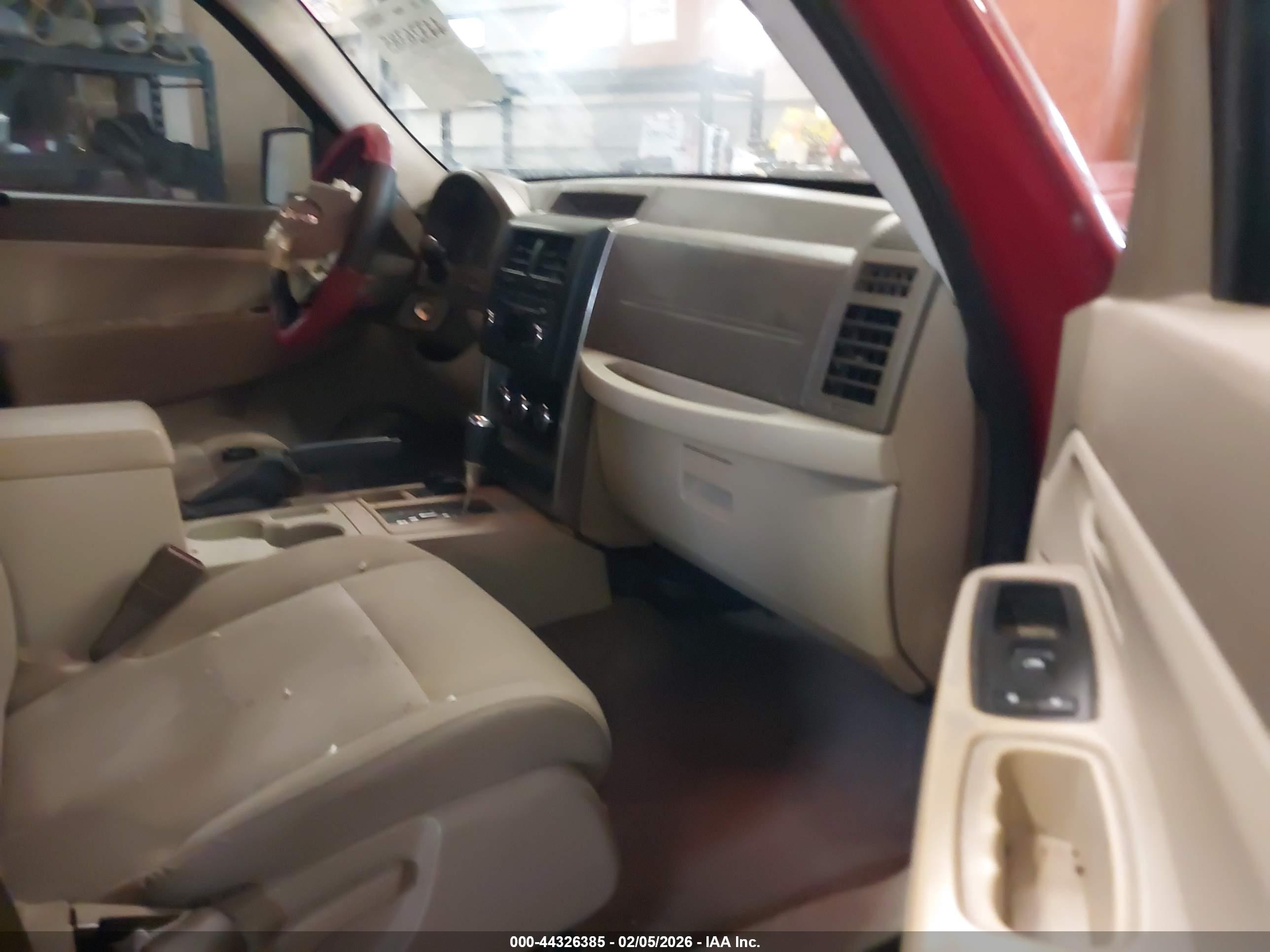 JEEP LIBERTY image 5