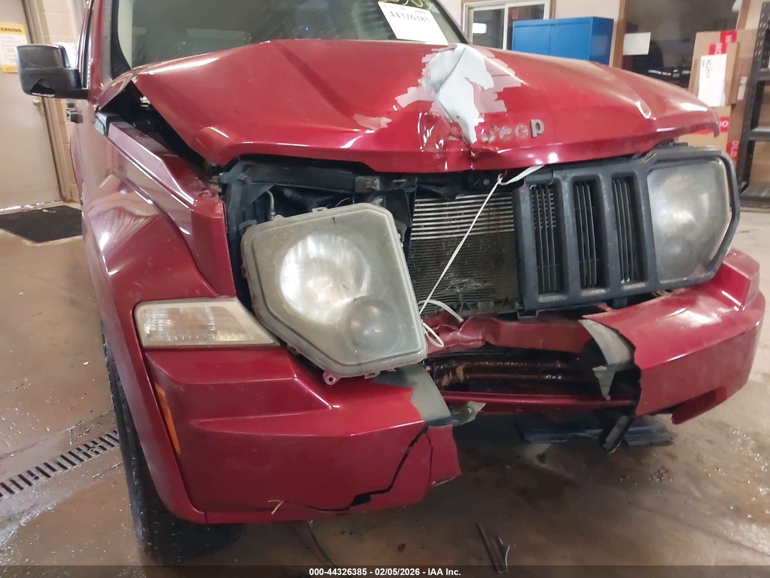 JEEP LIBERTY image 6