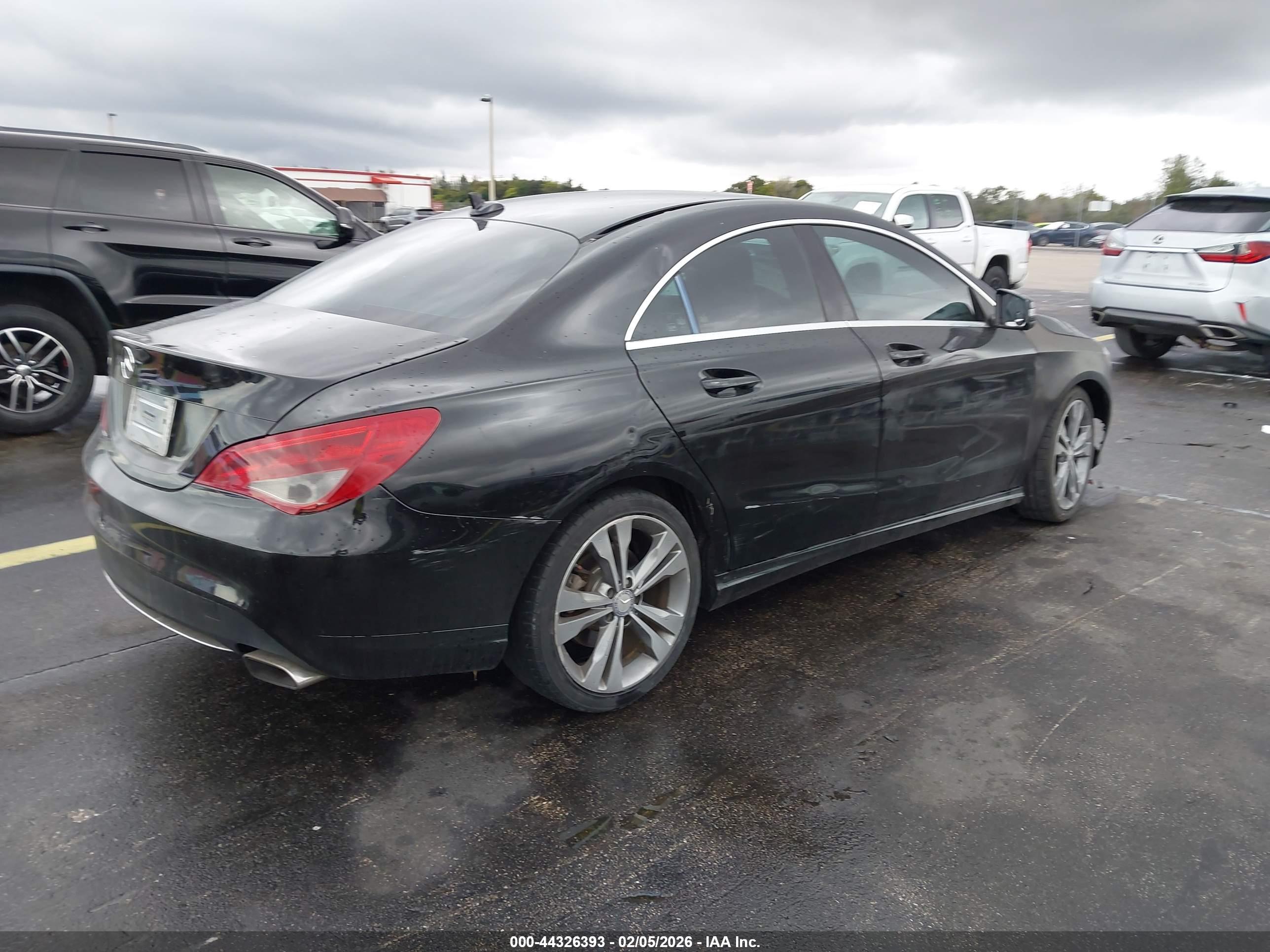 MERCEDES-BENZ CLA image 4