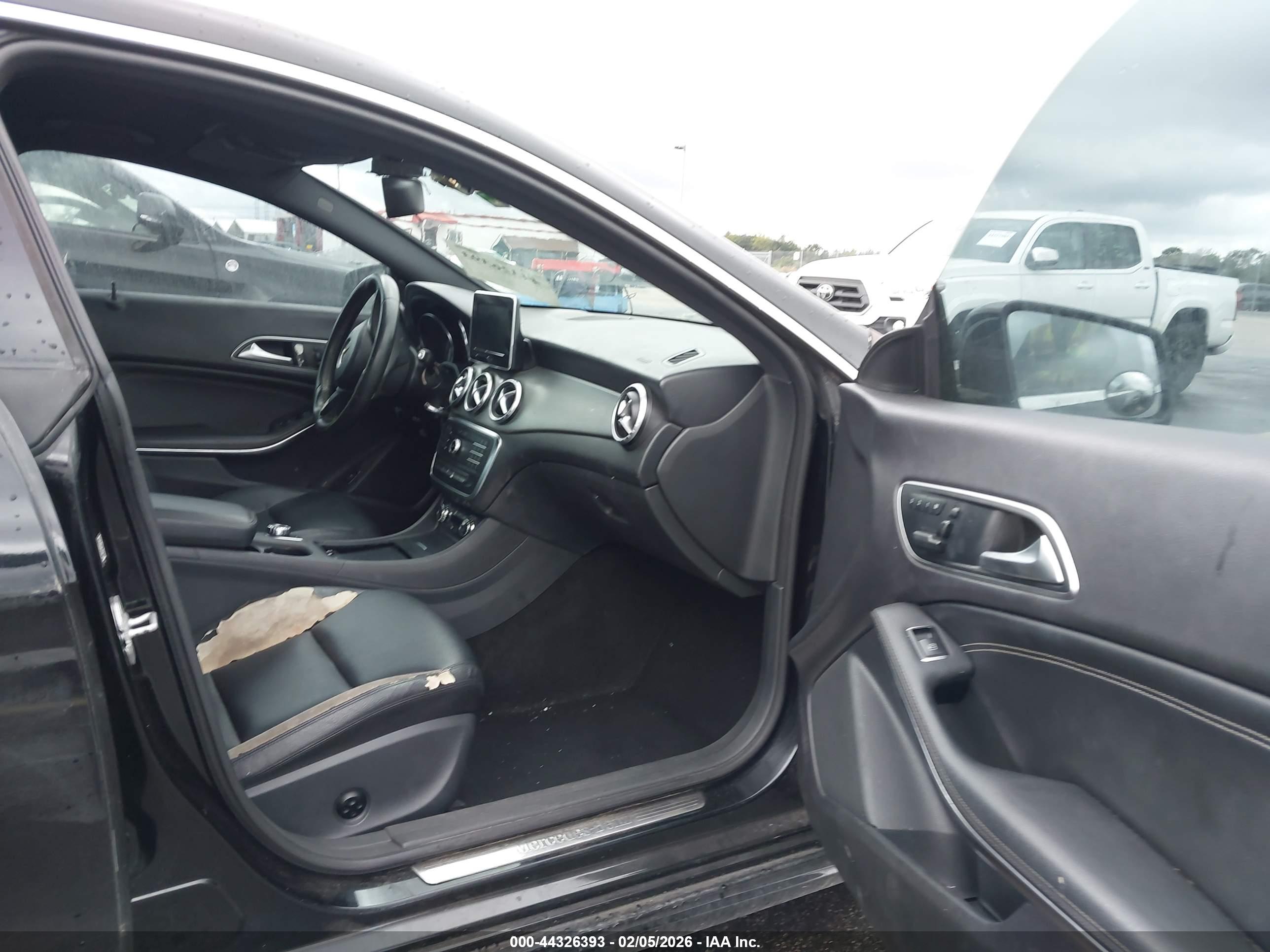 MERCEDES-BENZ CLA image 5