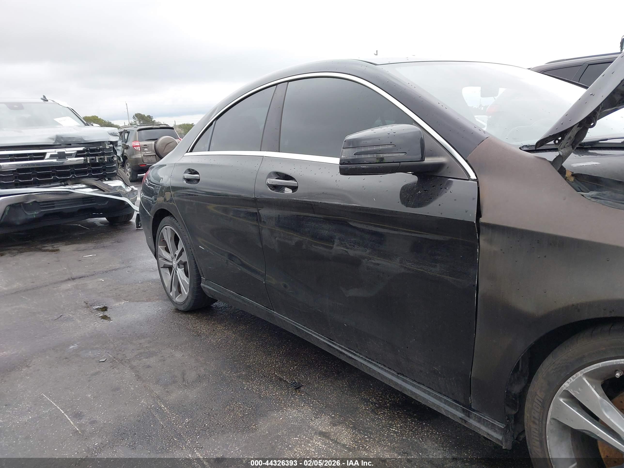 MERCEDES-BENZ CLA image 6