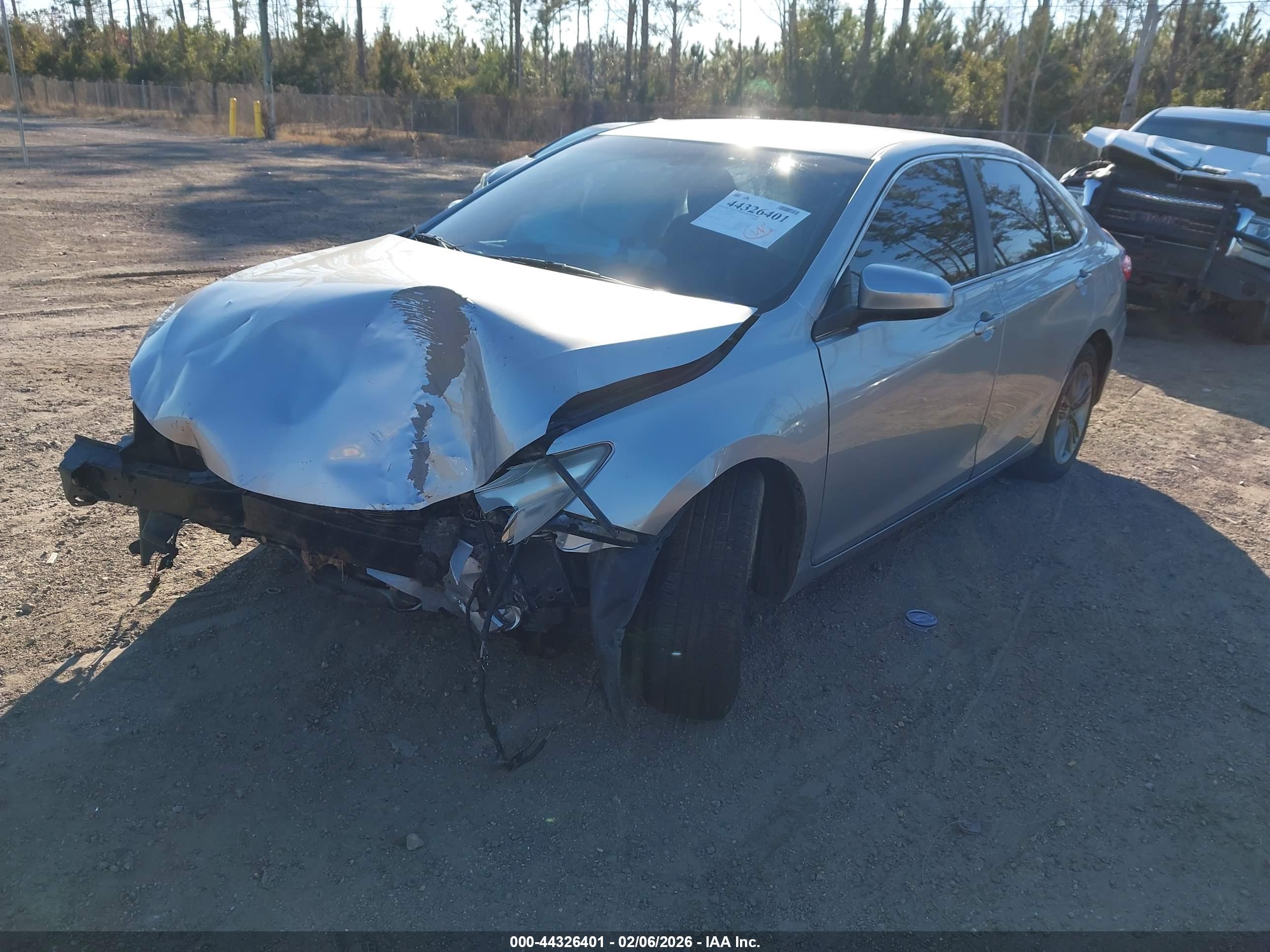 TOYOTA CAMRY image 2