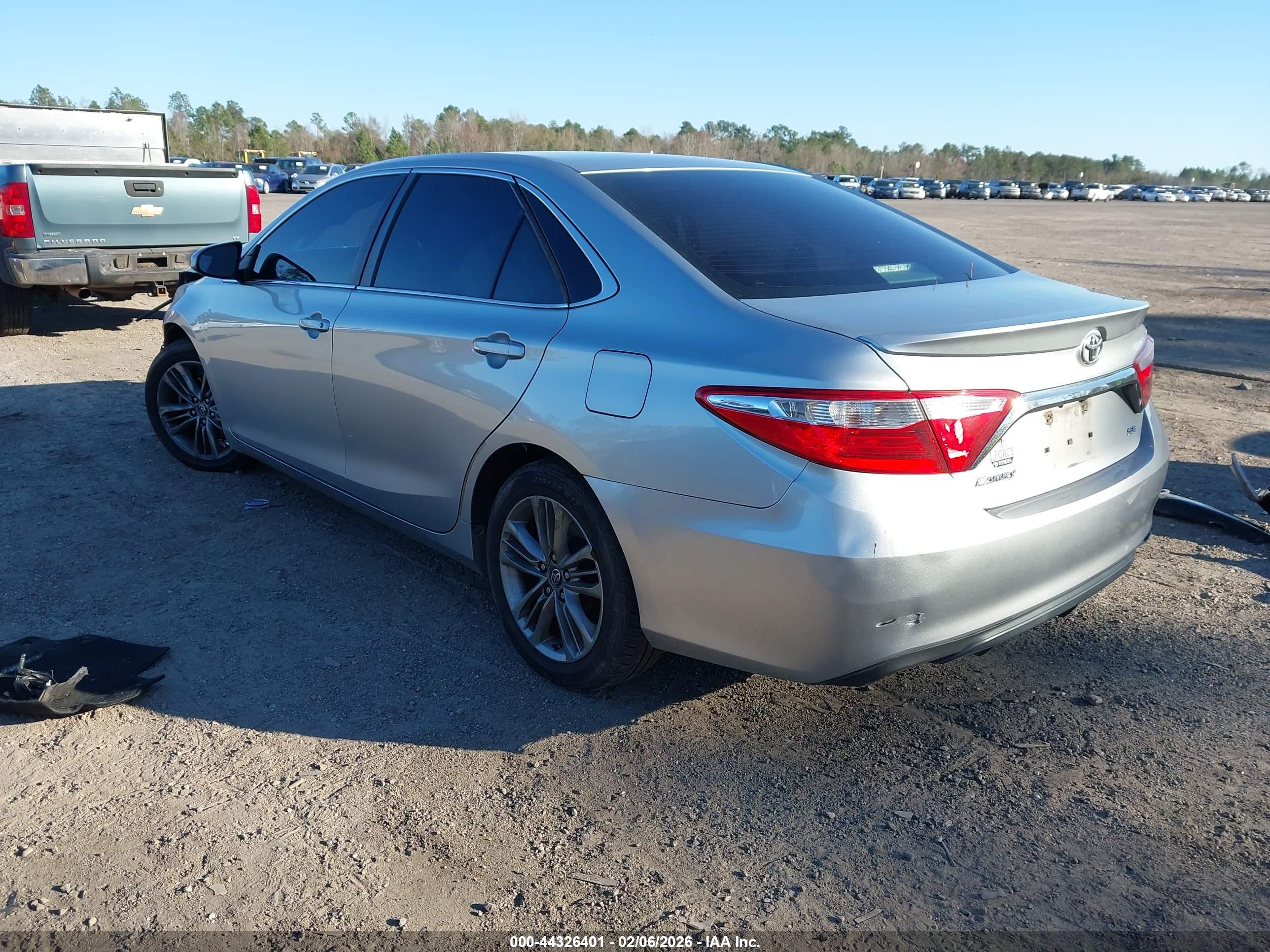 TOYOTA CAMRY image 3