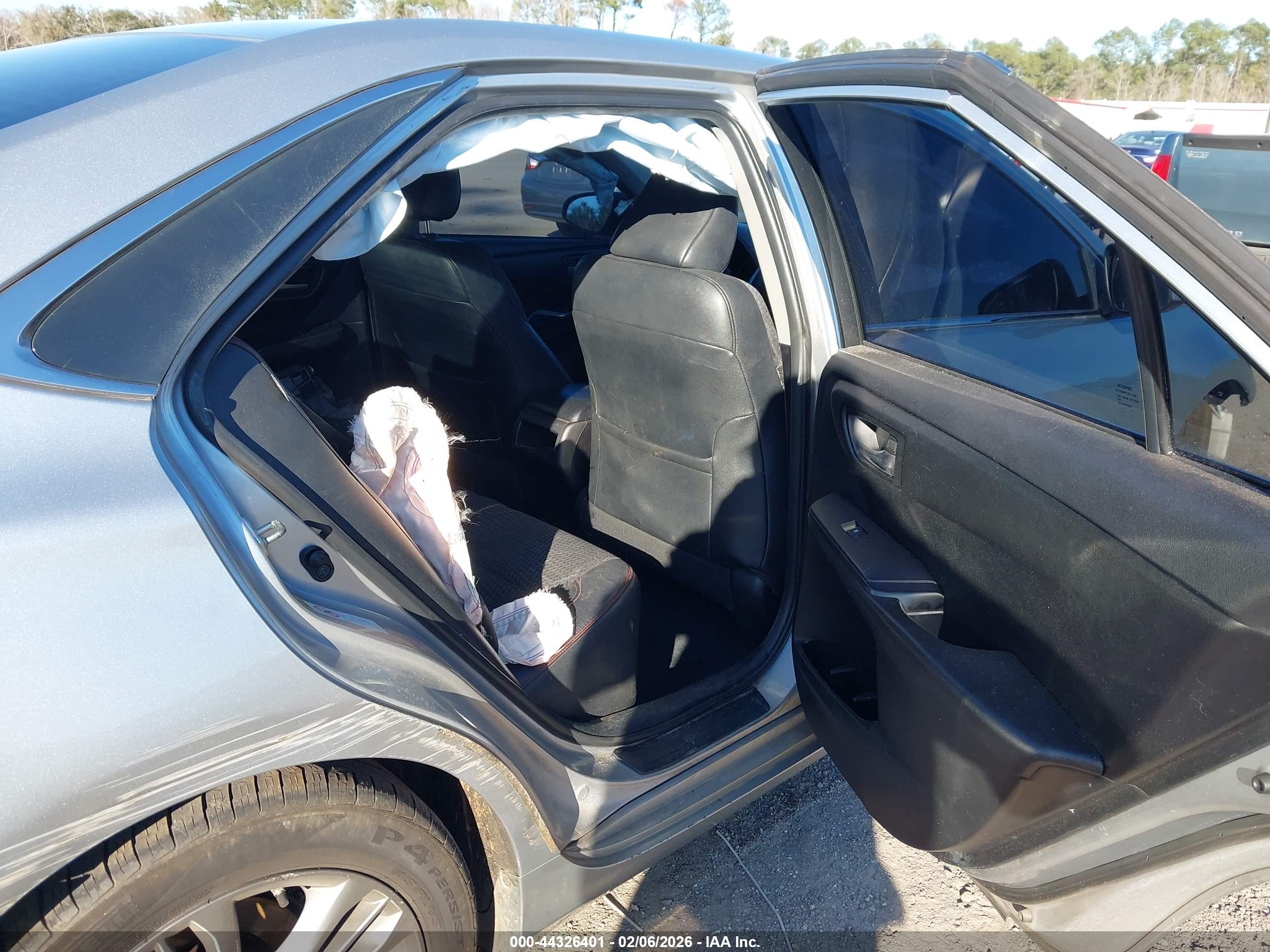 TOYOTA CAMRY image 8