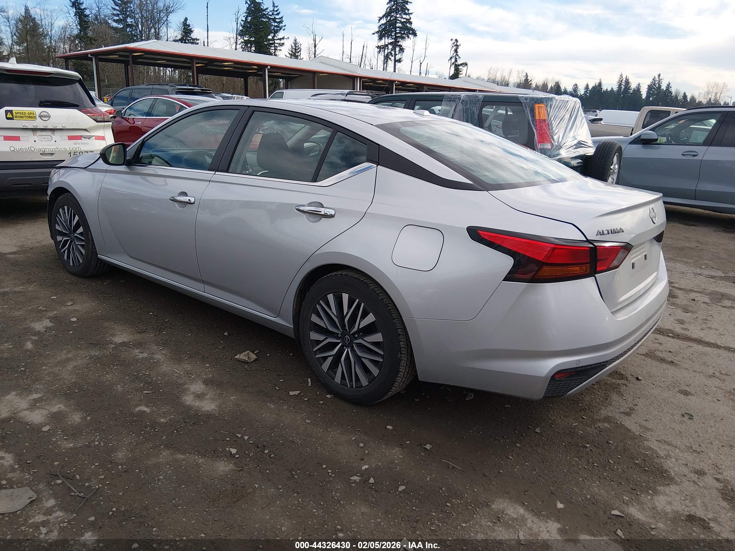 NISSAN ALTIMA image 3
