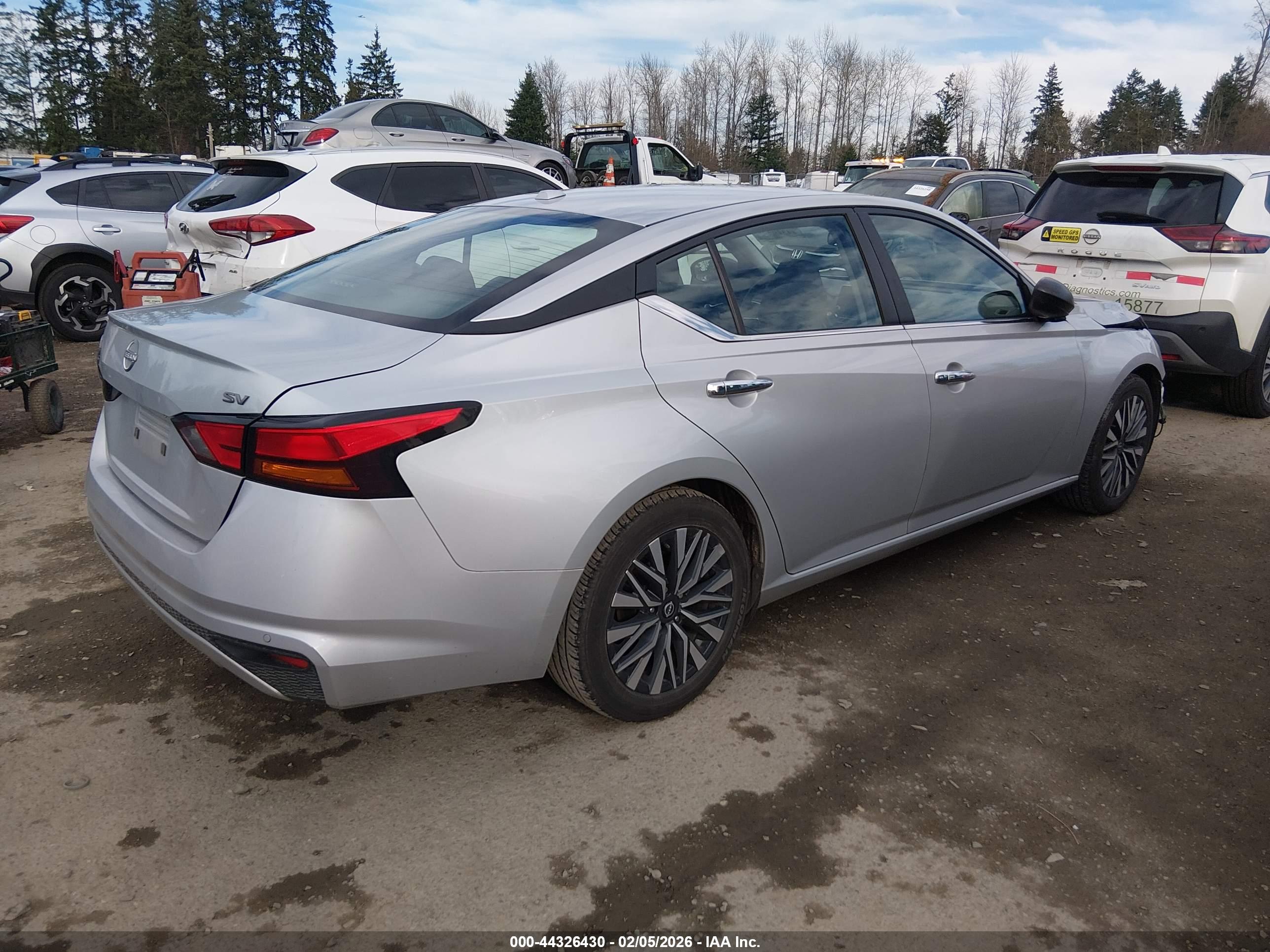NISSAN ALTIMA image 4
